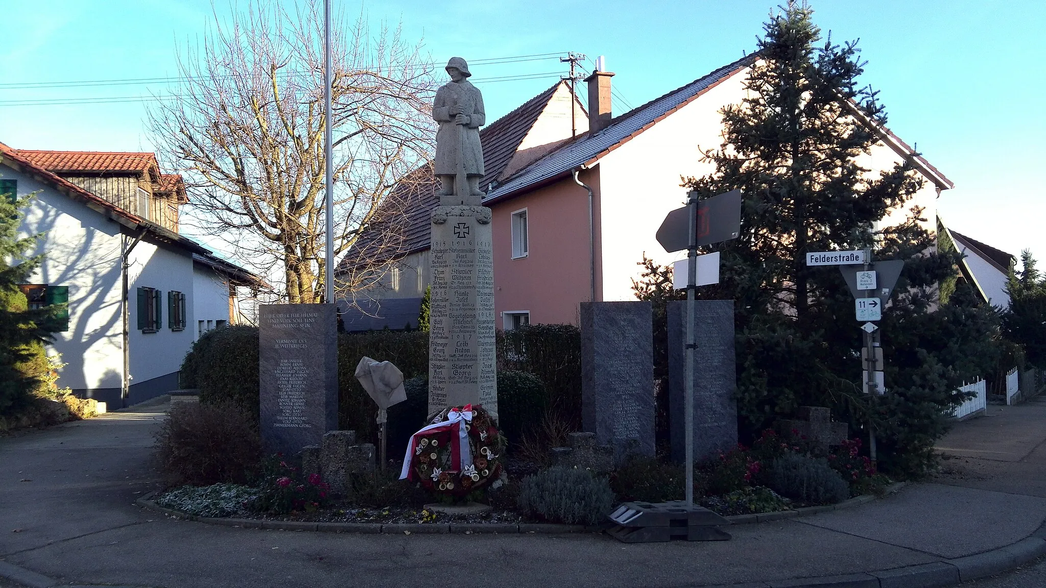 Photo showing: Soldatendenkmal Kirchheim am Ries