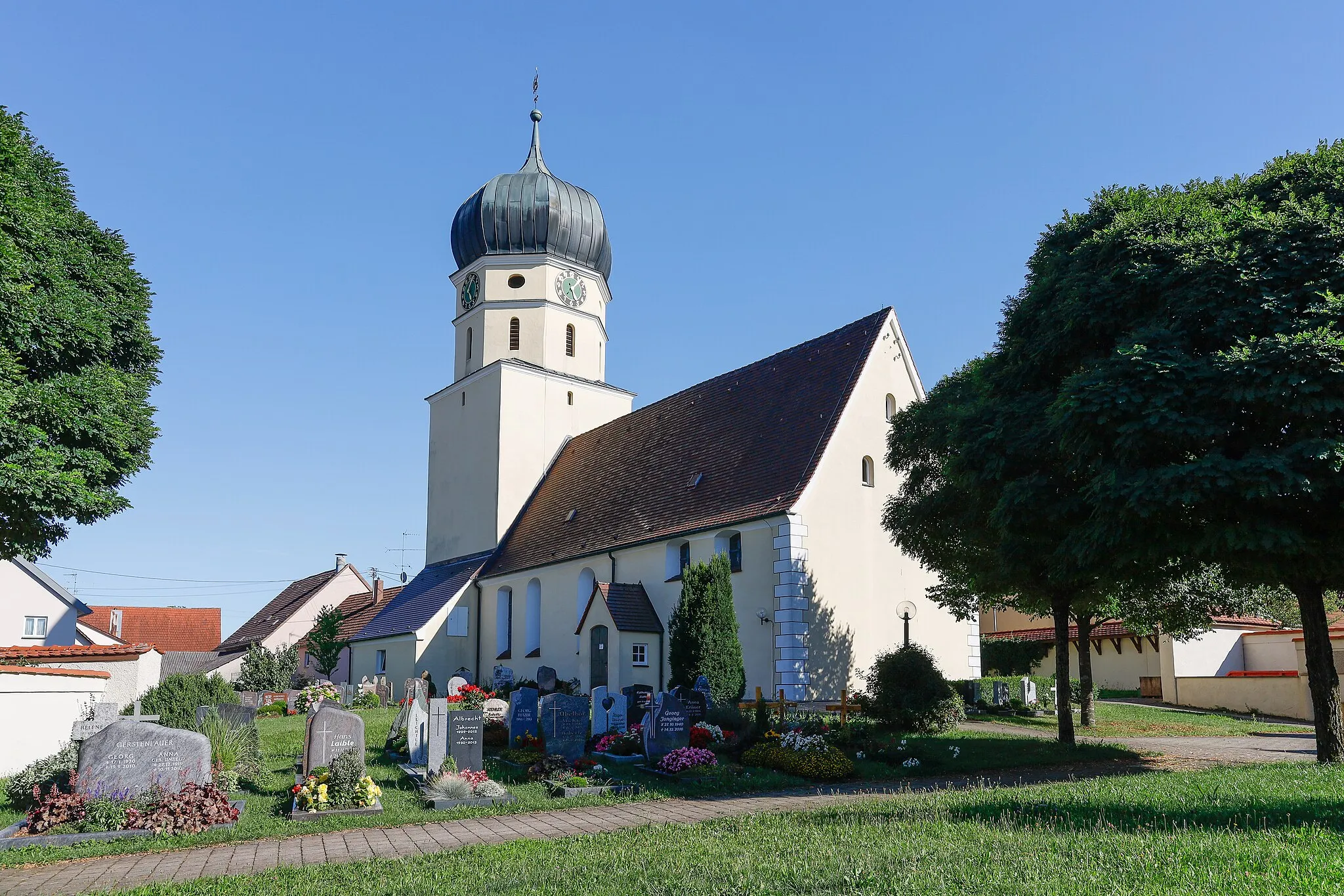 Photo showing: Nordwestansicht der Ulrichskirche.