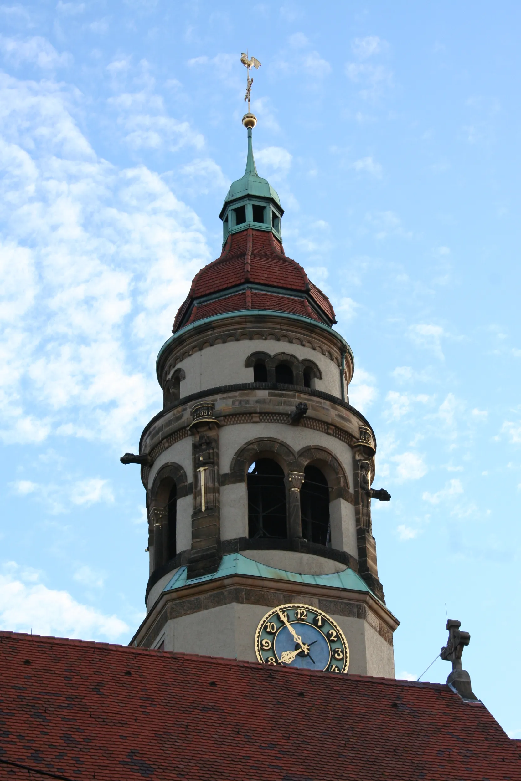 Photo showing: Steeple of the Markus's church in the Stuttgart south, Baden-Wurttemberg, Germany. Builds in the years from 1906 to 1908 from the architect Heinrich Dolmetsch in the Jugendstil. The tower is valid as first under use of ferro-concrete built steeple of the world.