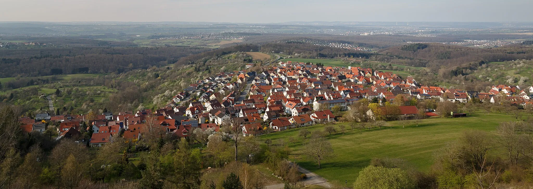 Photo showing: Kohlberg, Baden-Württemberg, Germany: Village Kohlberg, seen from the slopes of the former volcano "Jusi"