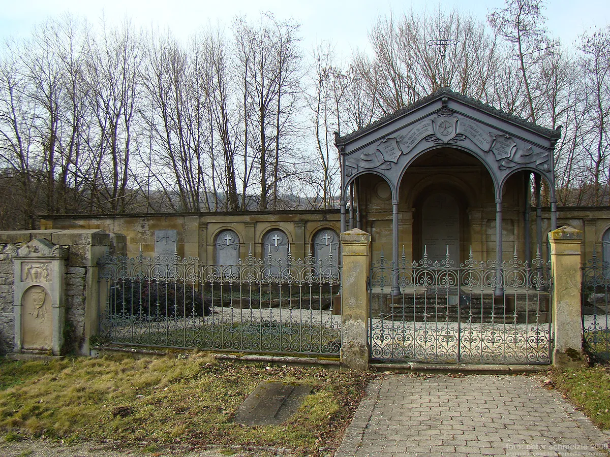 Photo showing: Berlichingen-Grablege auf dem Friedhof in Jagsthausen