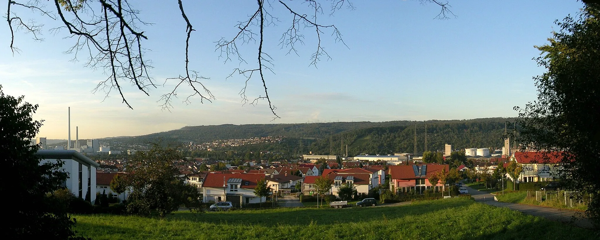 Photo showing: Ausblick von der Kaiserlinde auf Deizisau und das Neckartal