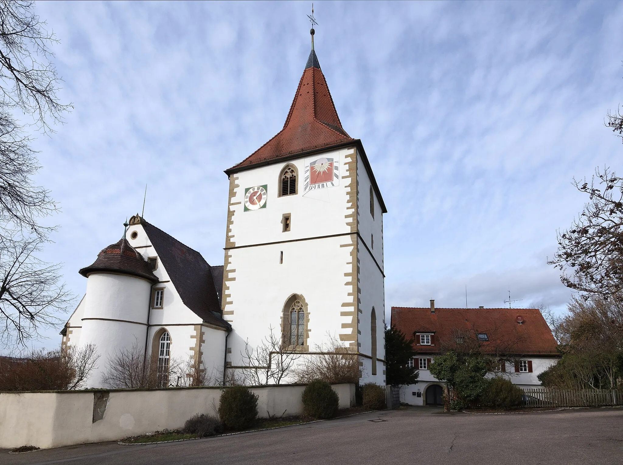 Photo showing: Amanduskirche Freiberg am Neckar und Pfarrhaus