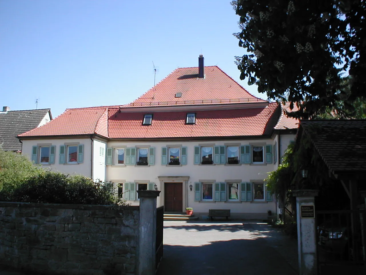 Photo showing: Schloss in Siegelsbach, errichtet im frühen 18. Jhd., heute Sitz der evangelischen Gemeinde.