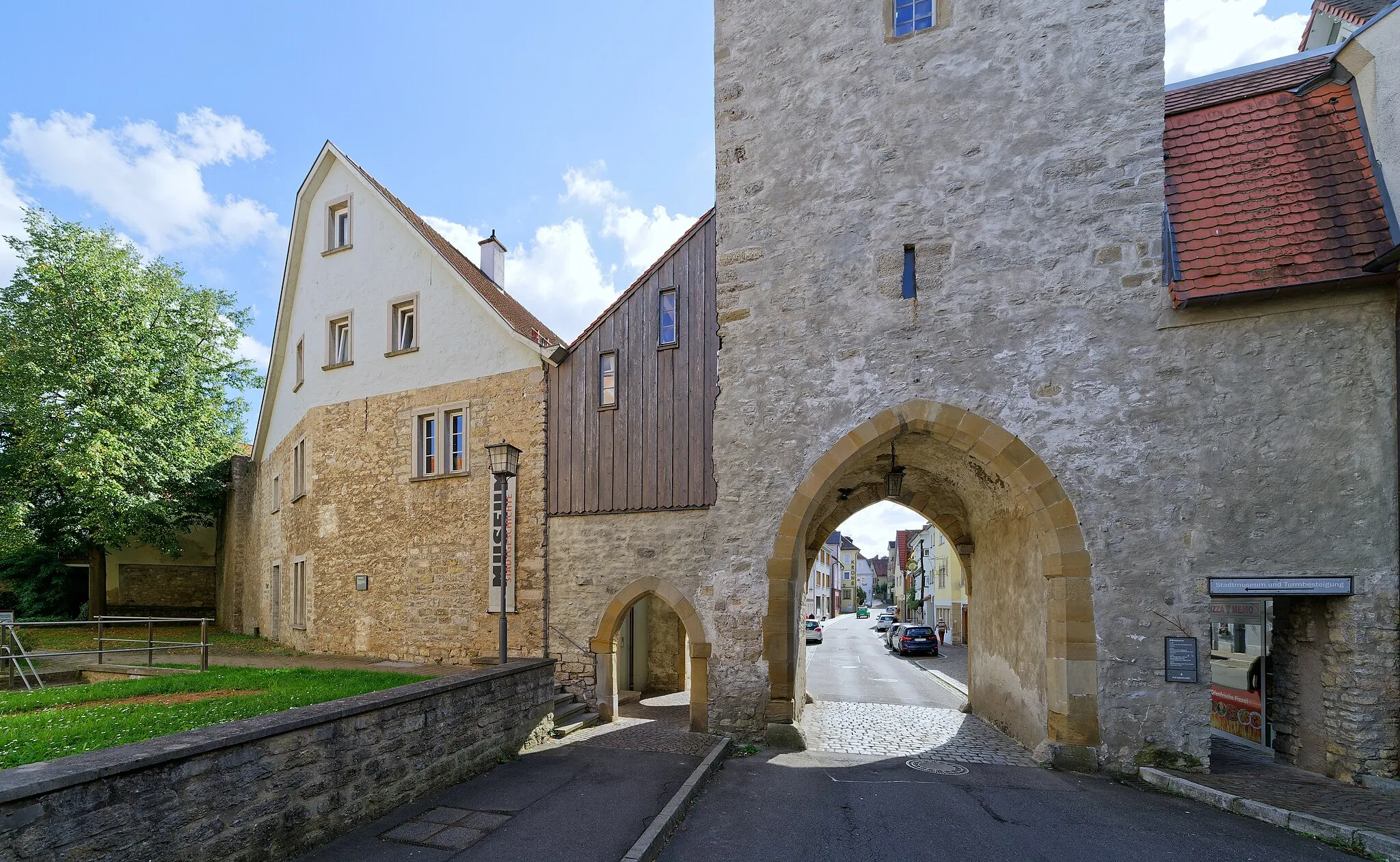 Photo showing: The town of Weikersheim in the Taubertal.