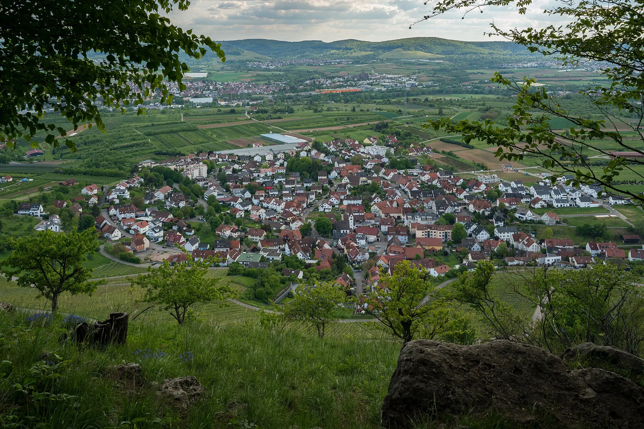 Photo showing: Blick vom Kleinheppacher Kopf auf Kleinheppach.