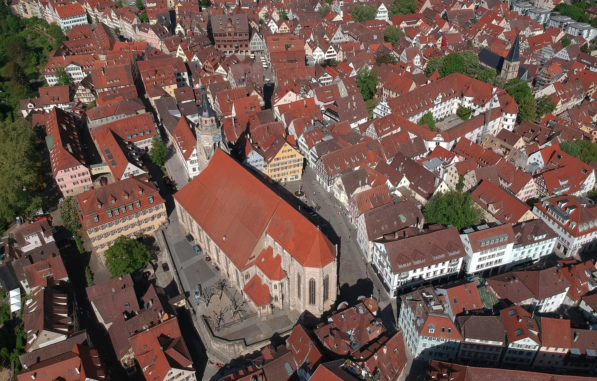 Photo showing: Luftbild der Stiftskirche in Tübingen