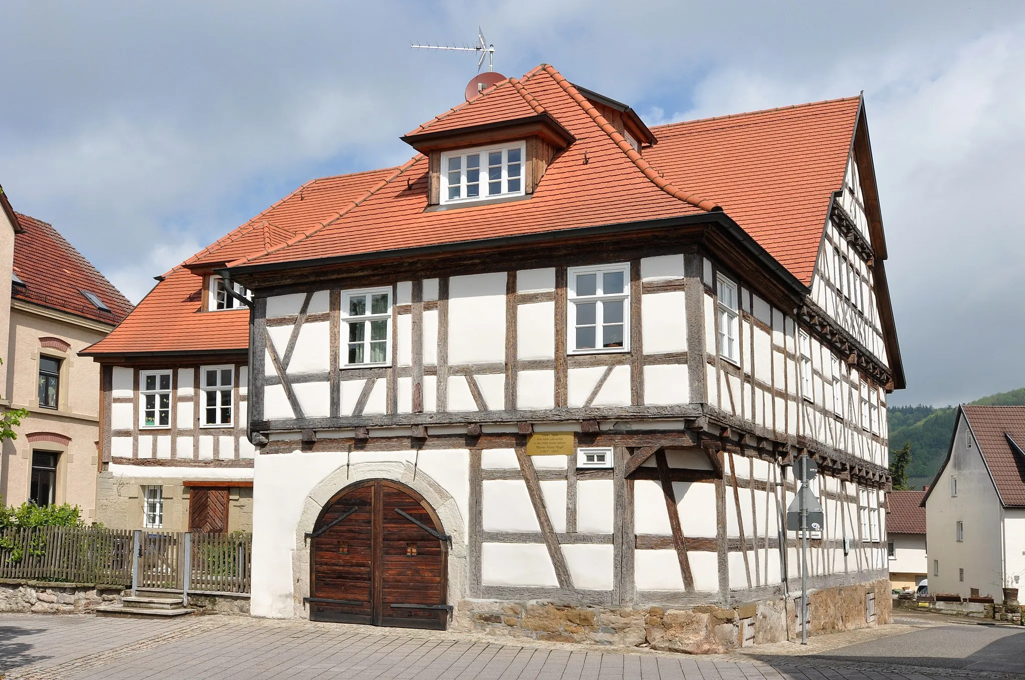 Photo showing: Sachsenheim-Hohenhaslach, parish house of 1710