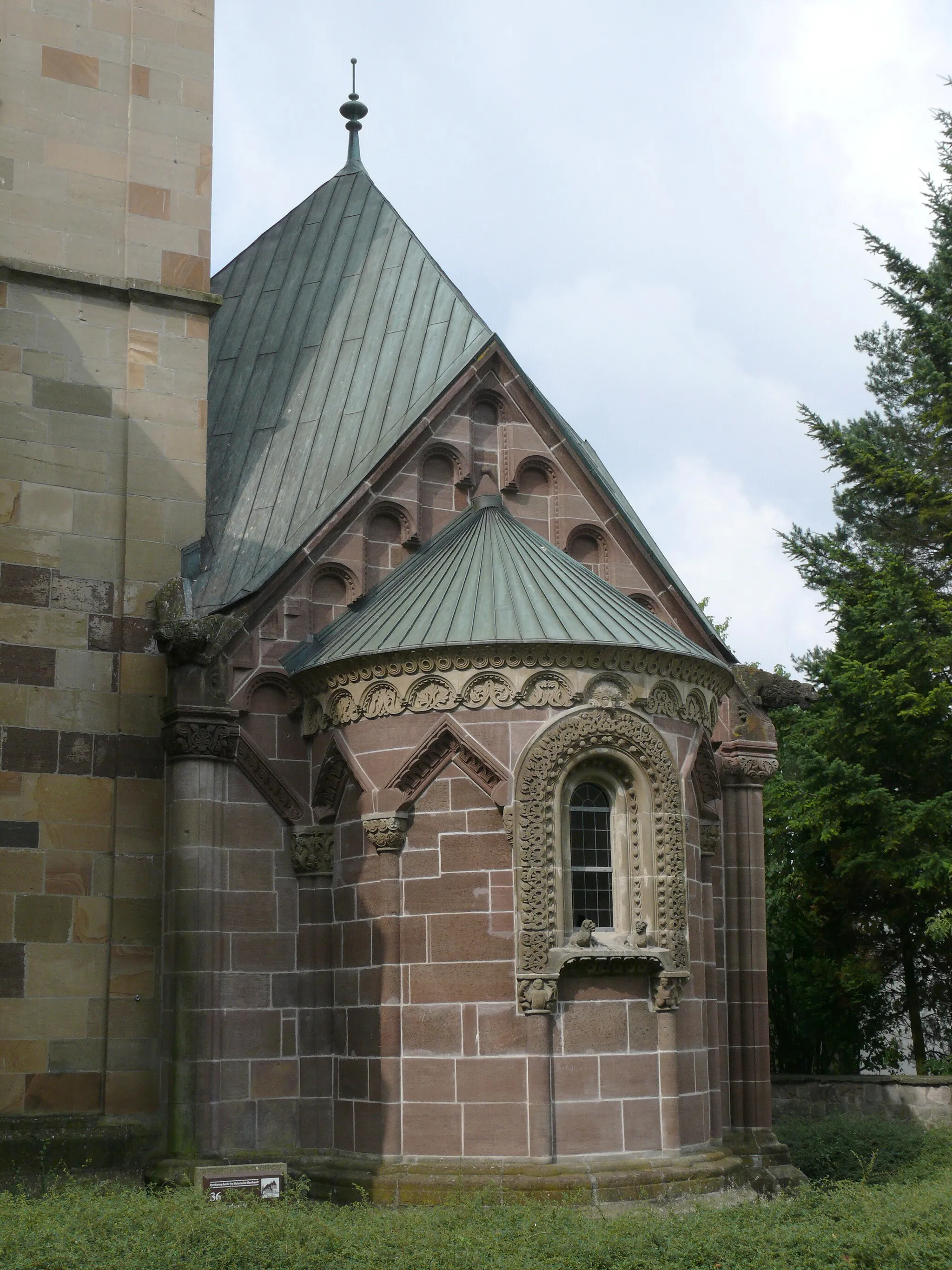 Photo showing: View of the Walterichskapelle in Murrhardt (Baden-Württemberg, Germany) from the east. Photograph with exposure compensation –0.66EV.