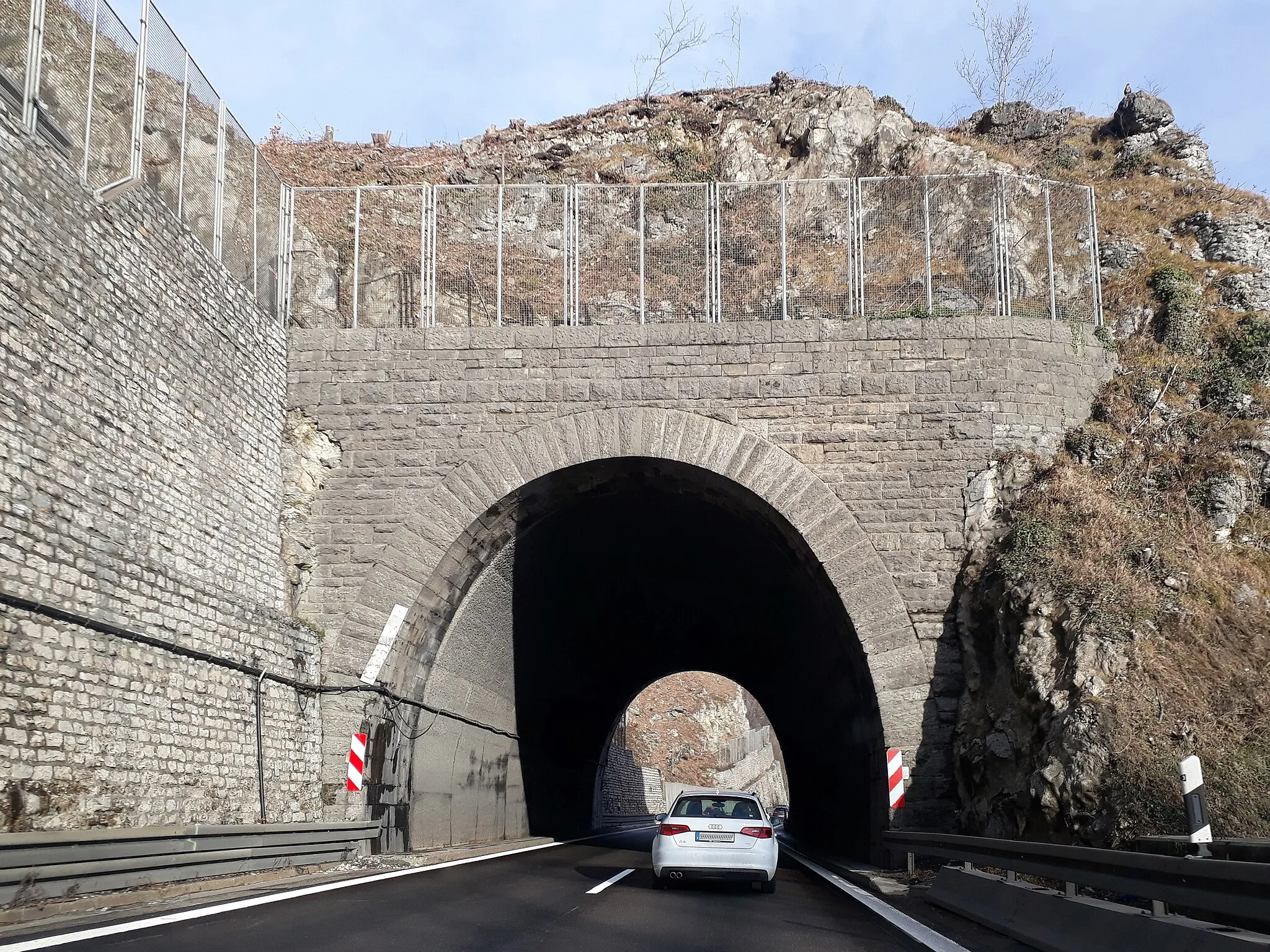 Photo showing: Der Nasenfelstunnel im Dezember 2022.