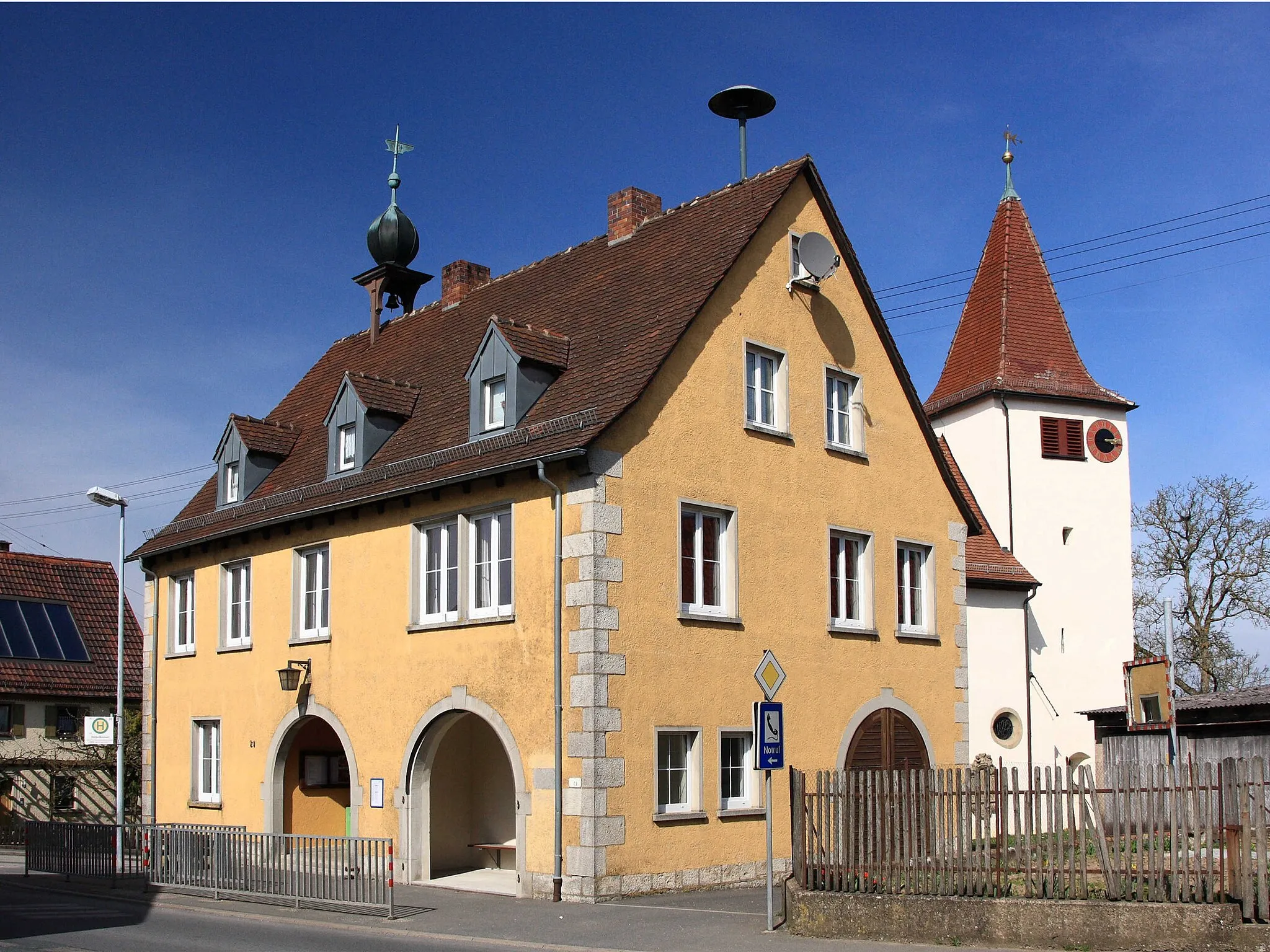 Photo showing: Former townhall and church of Herbsthausen, now part of Bad Mergentheim.