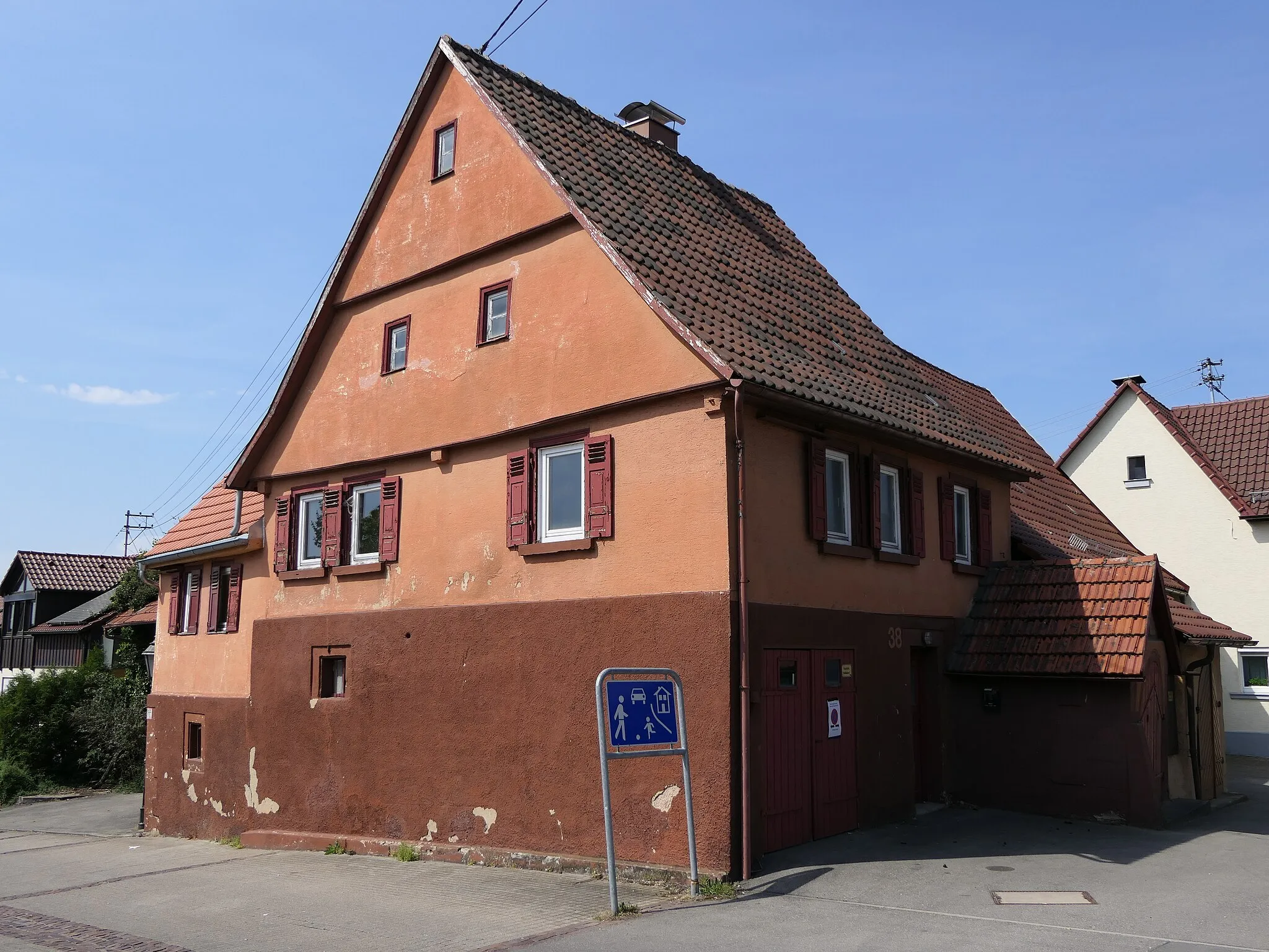 Photo showing: Das Gebäude "Karl-Ziegler-Straße 38" in Waiblingen-Hohenacker.