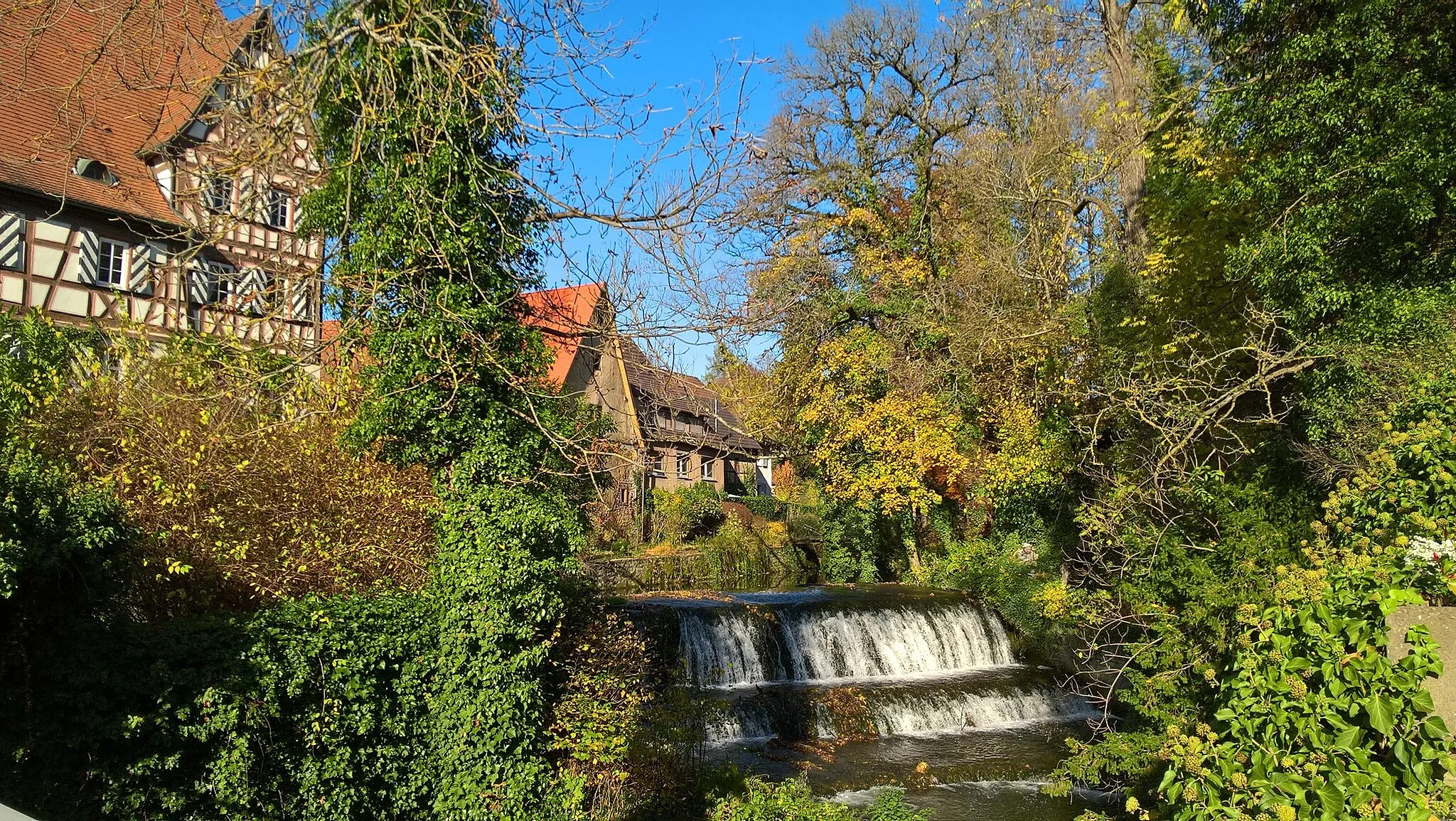 Photo showing: Imposanter Wasserfall der Kirnau in Adelsheim gleich neben dem Oberschloss.