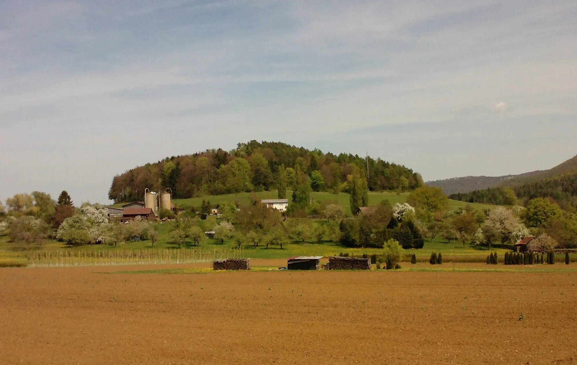 Photo showing: The mountain Rangenberg near Eningen unter Achalm.