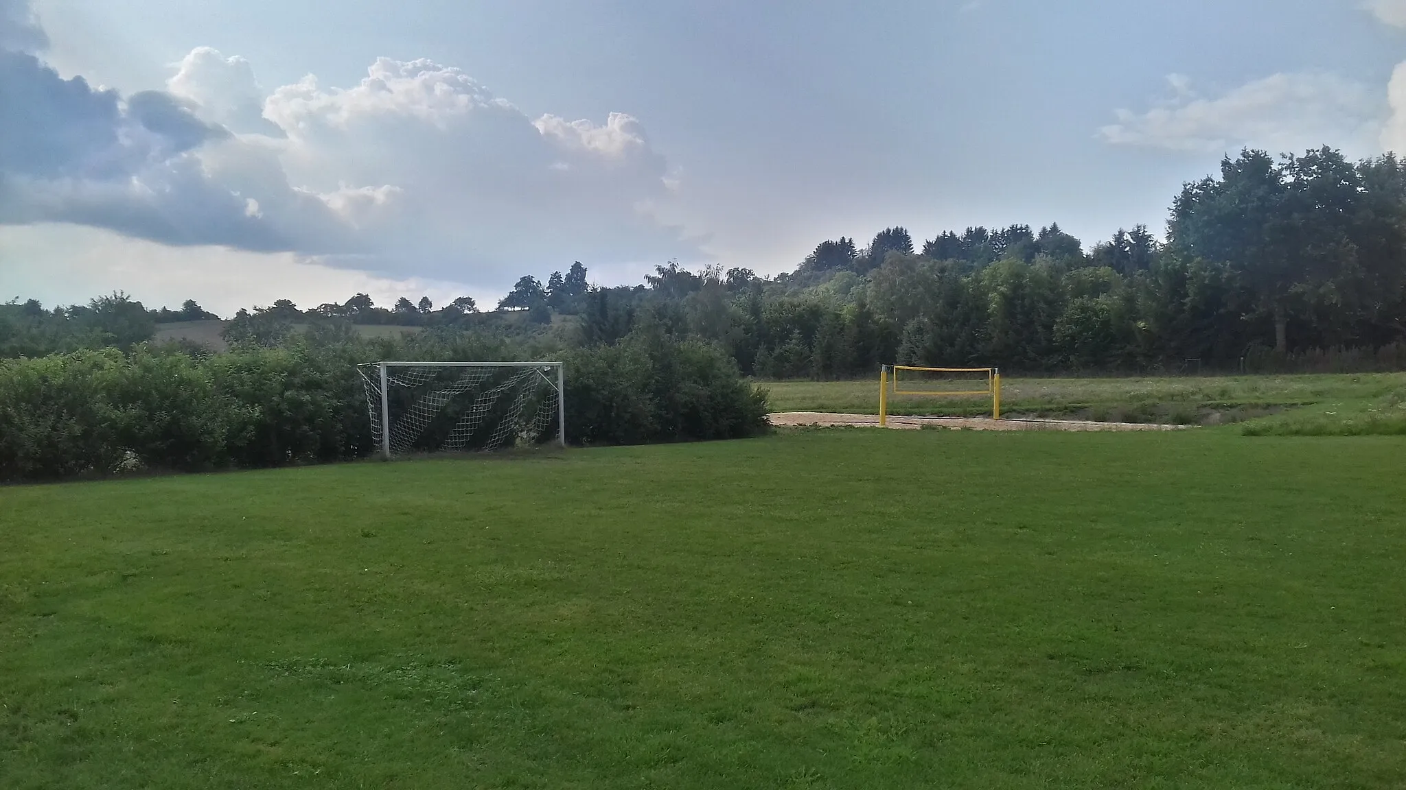 Photo showing: Bolzplatz und Beachvolleyballfeld in Hohenmemmingen