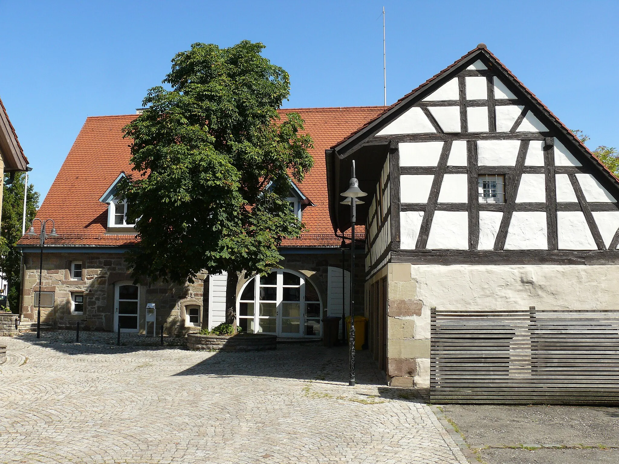 Photo showing: Das Gebäude "Brückenstraße 7" in Weinstadt-Grossheppach, Rems-Murr-Kreis.