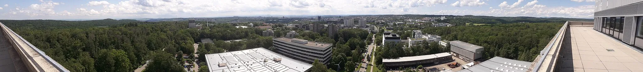 Photo showing: Campus Vaihingen der Universität Stuttgart, Panorama-Aufnahme vom Hochhaus Pfaffenwaldring 32