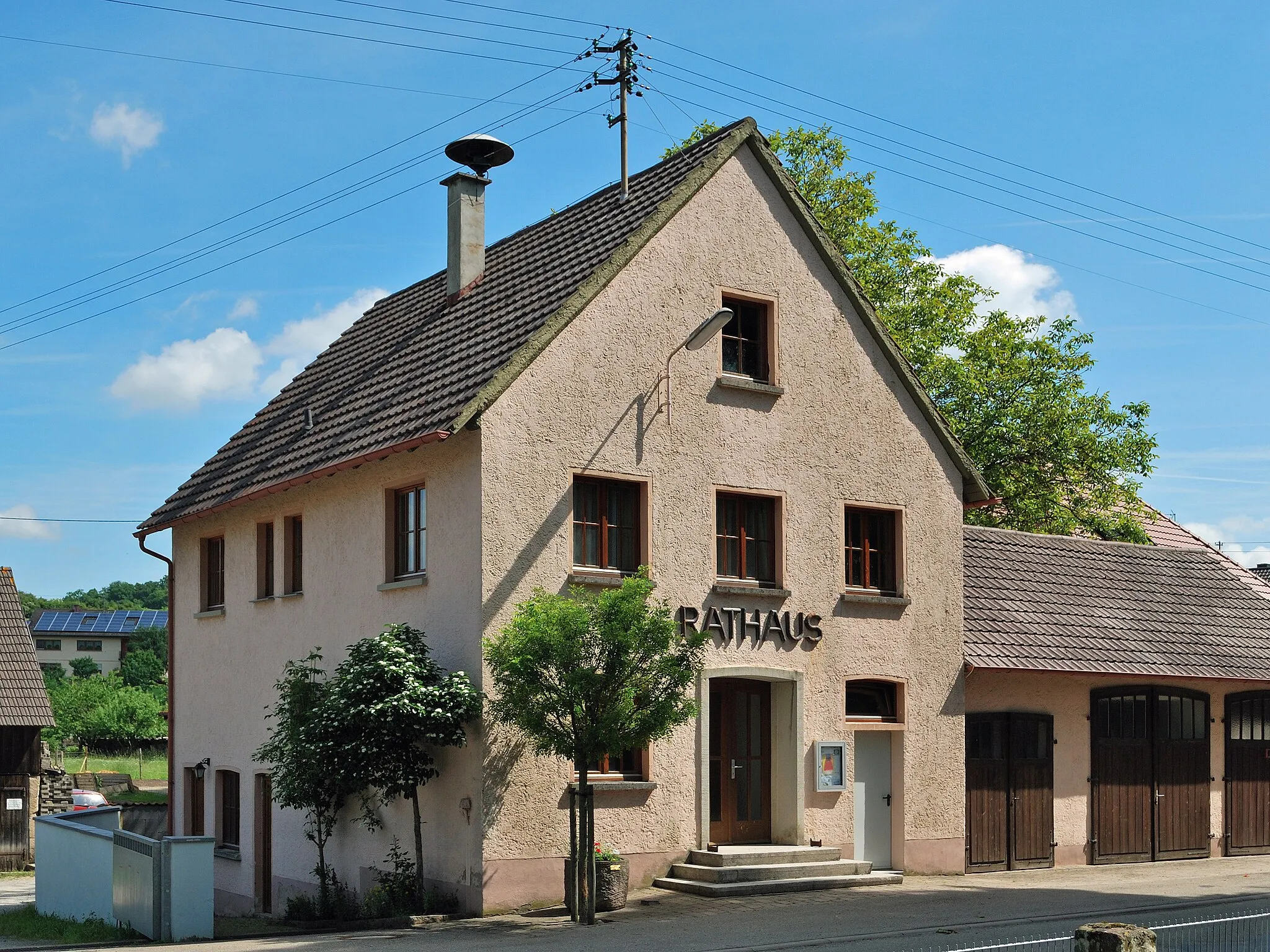 Photo showing: The municipal hall in Meßbach, Southern Germany.