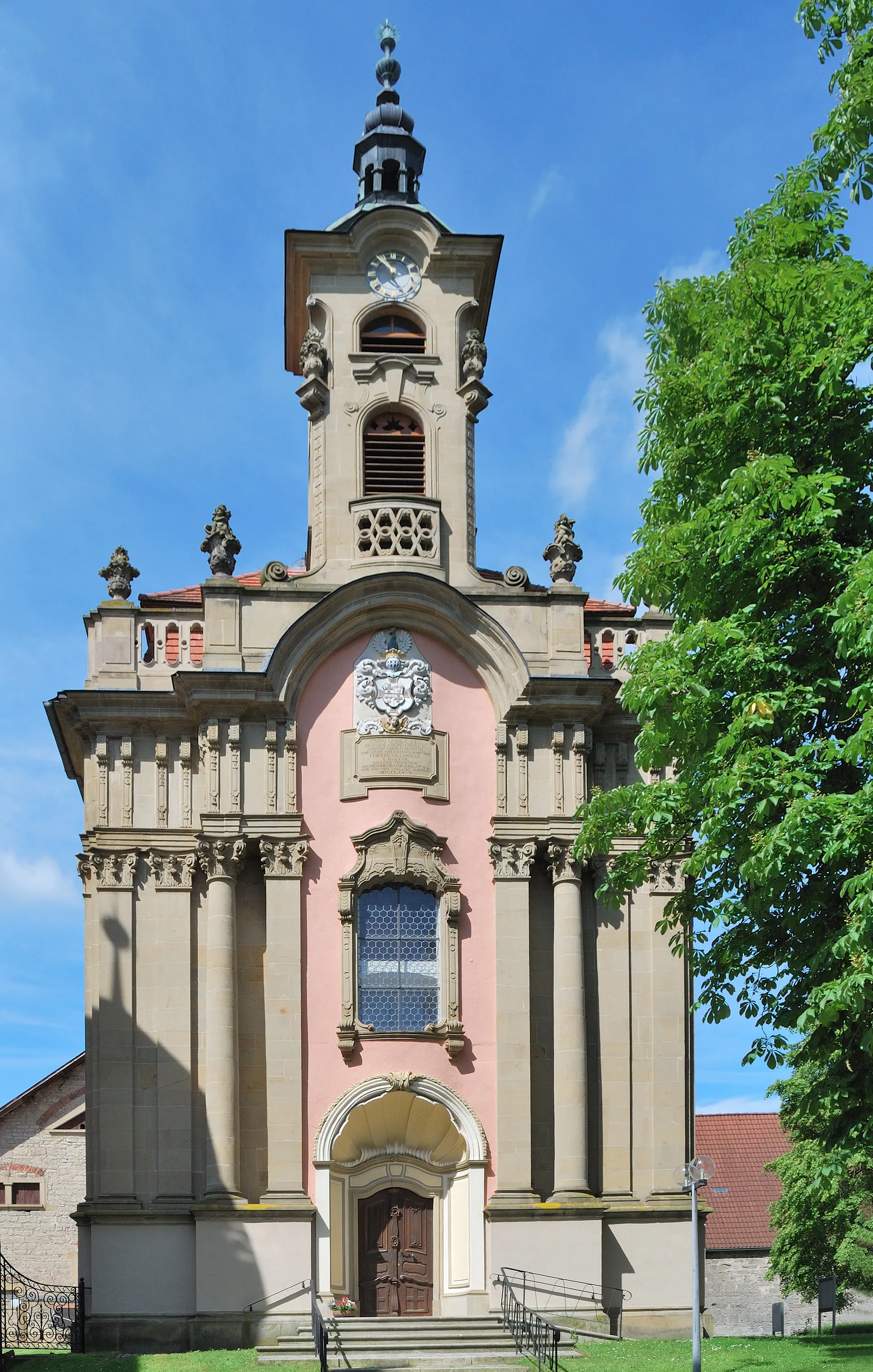 Photo showing: The Holy Trinity Church in Meßbach, Southern Germany.