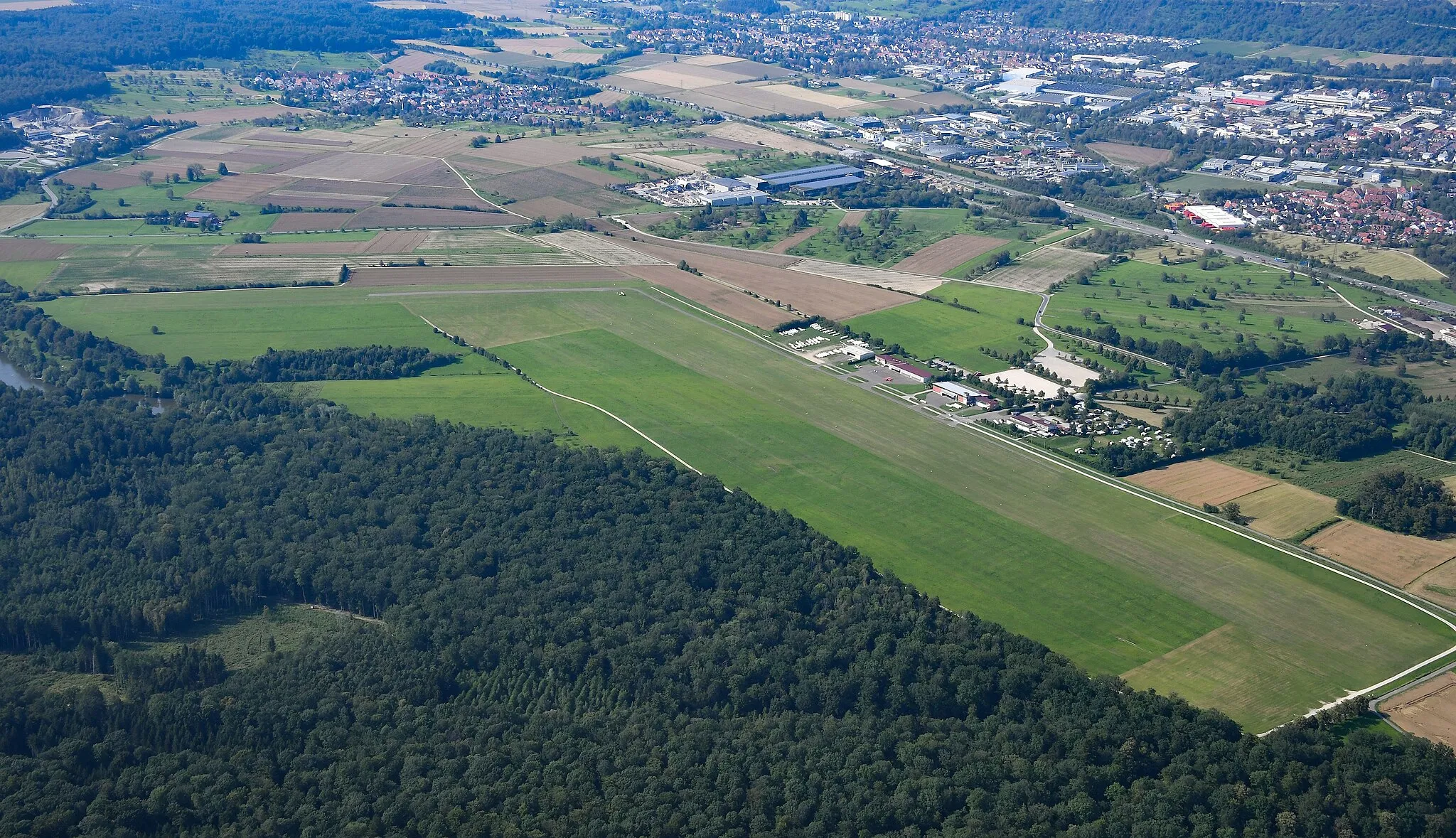 Photo showing: Aerial image of the Hahnweide airfield