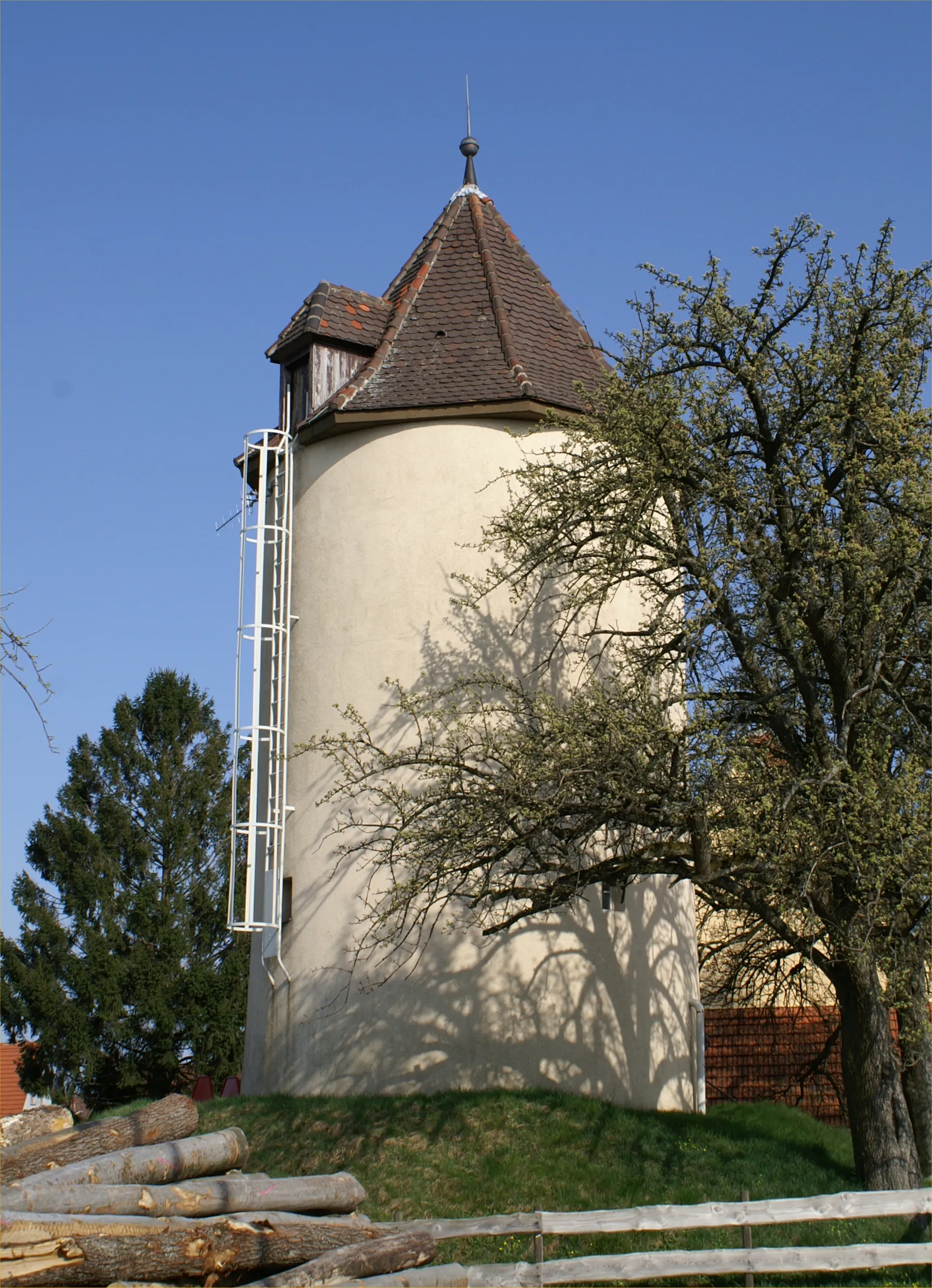 Photo showing: Wasserturm in Manolzweiler
