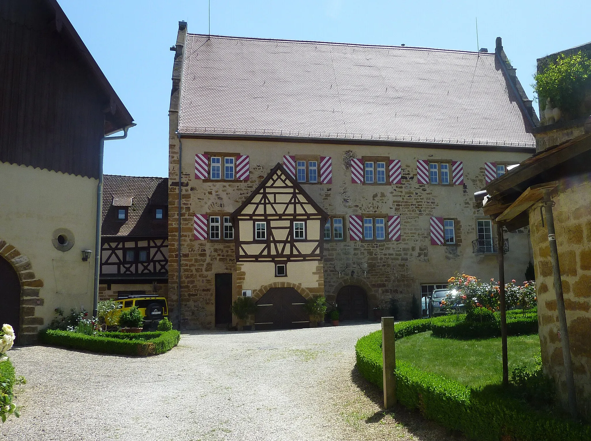 Photo showing: Hauptgebäude der Burg Ramsberg (Donzdorf) aus Richtung Norden