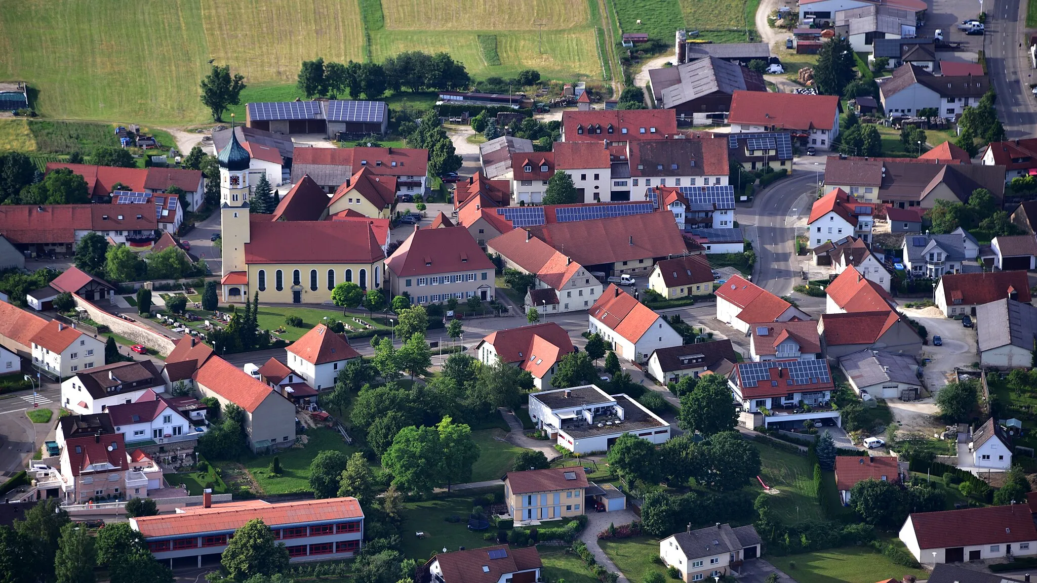 Photo showing: Ohmenheim Ortsmitte, Luftaufnahme (2016)