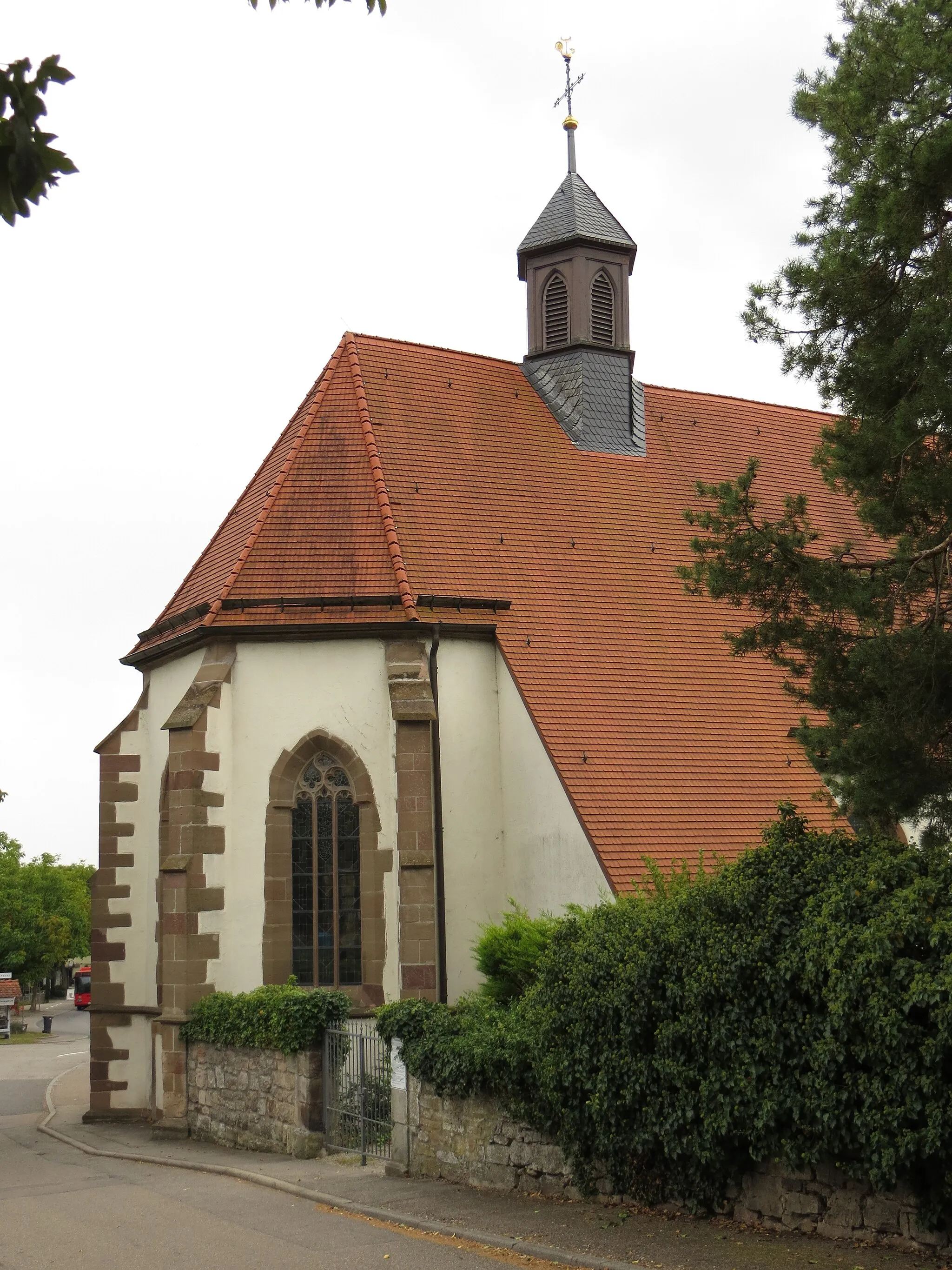 Photo showing: Die evangelische St.-Anna-Kirche in Beilstein. Chor von Nordosten