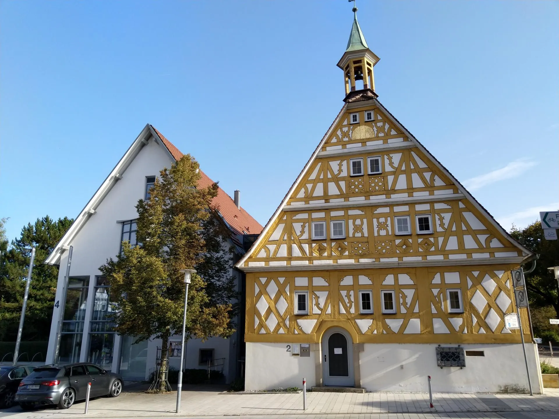 Photo showing: Rathaus in Neckartailfingenvon 1660 mit seinem modernen Zwilling
