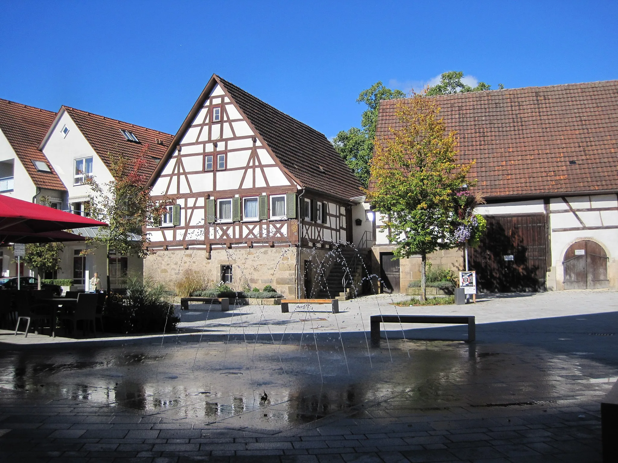 Photo showing: street view in Neckartenzlingen, Germany