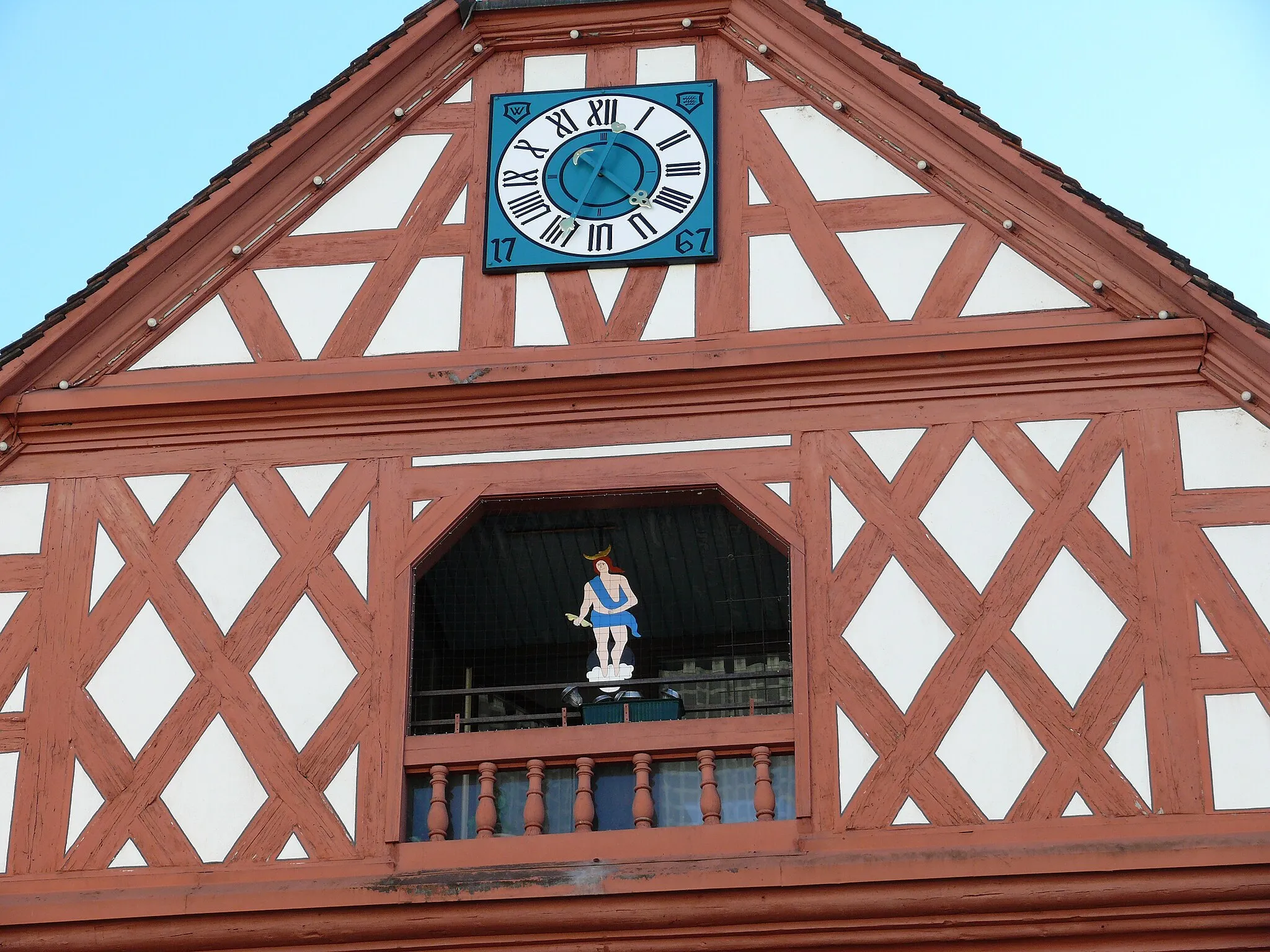 Photo showing: Das Alte Rathaus auf dem Marktplatz in Waiblingen. Dachbereich mit Uhr.