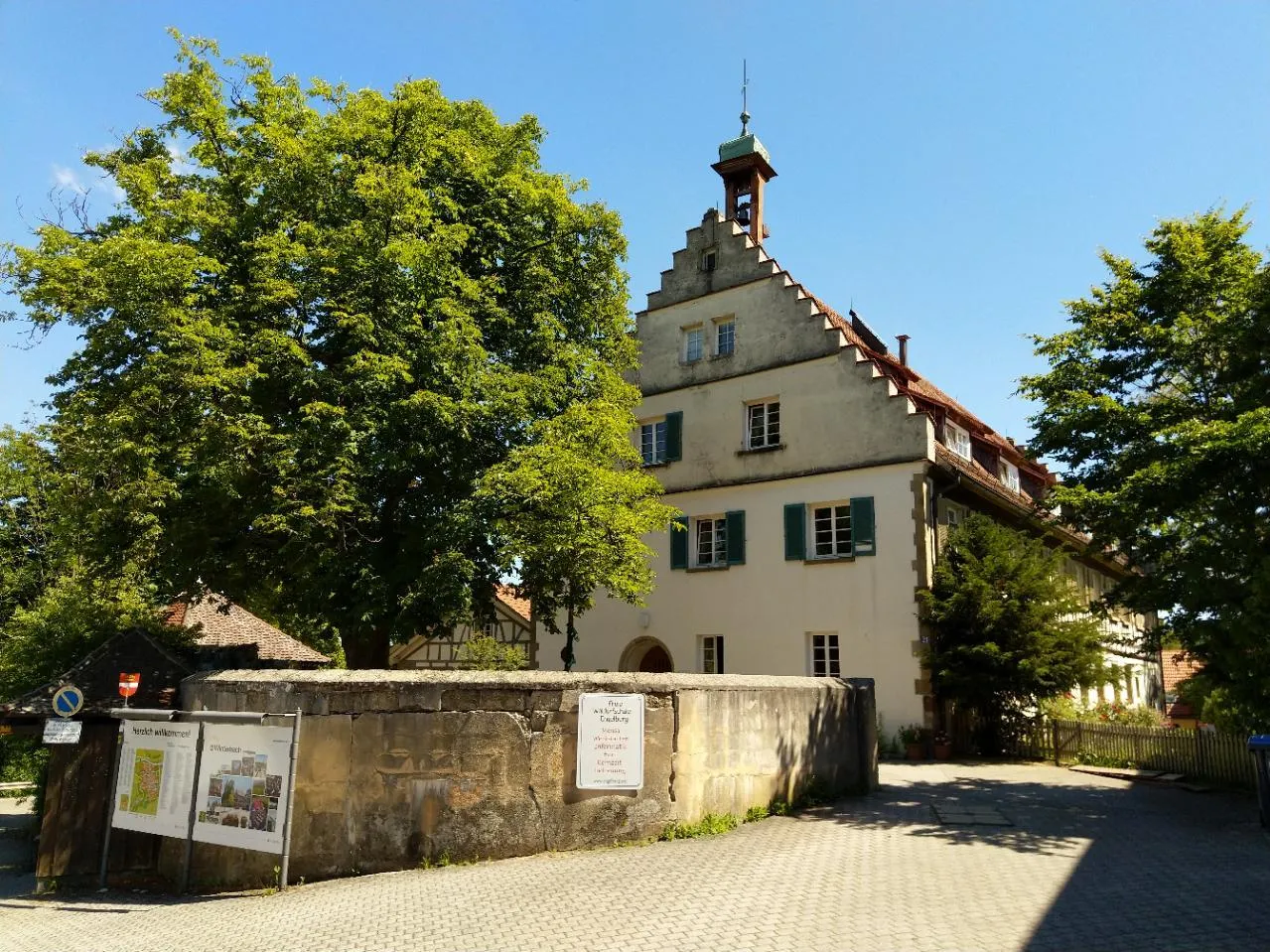 Photo showing: Schloss Engelberg oberhalb von Winterbach, heute Teil der dortigen Waldorfschule
