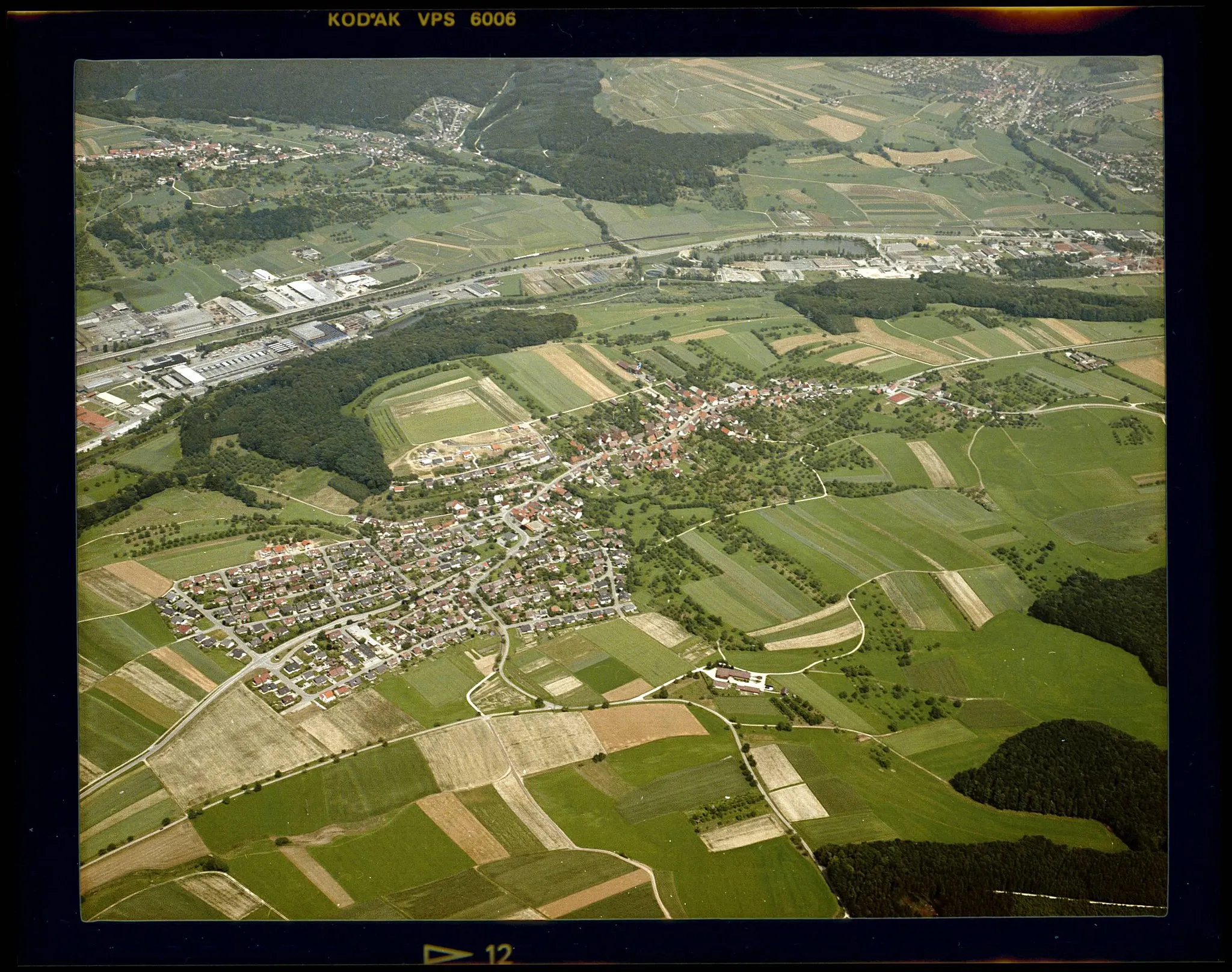 Photo showing: Luftbild von Bünzwangen - Staatsarchiv Sigmaringen - Archivalieneinheit N 1/96 T 1 Nr. 888