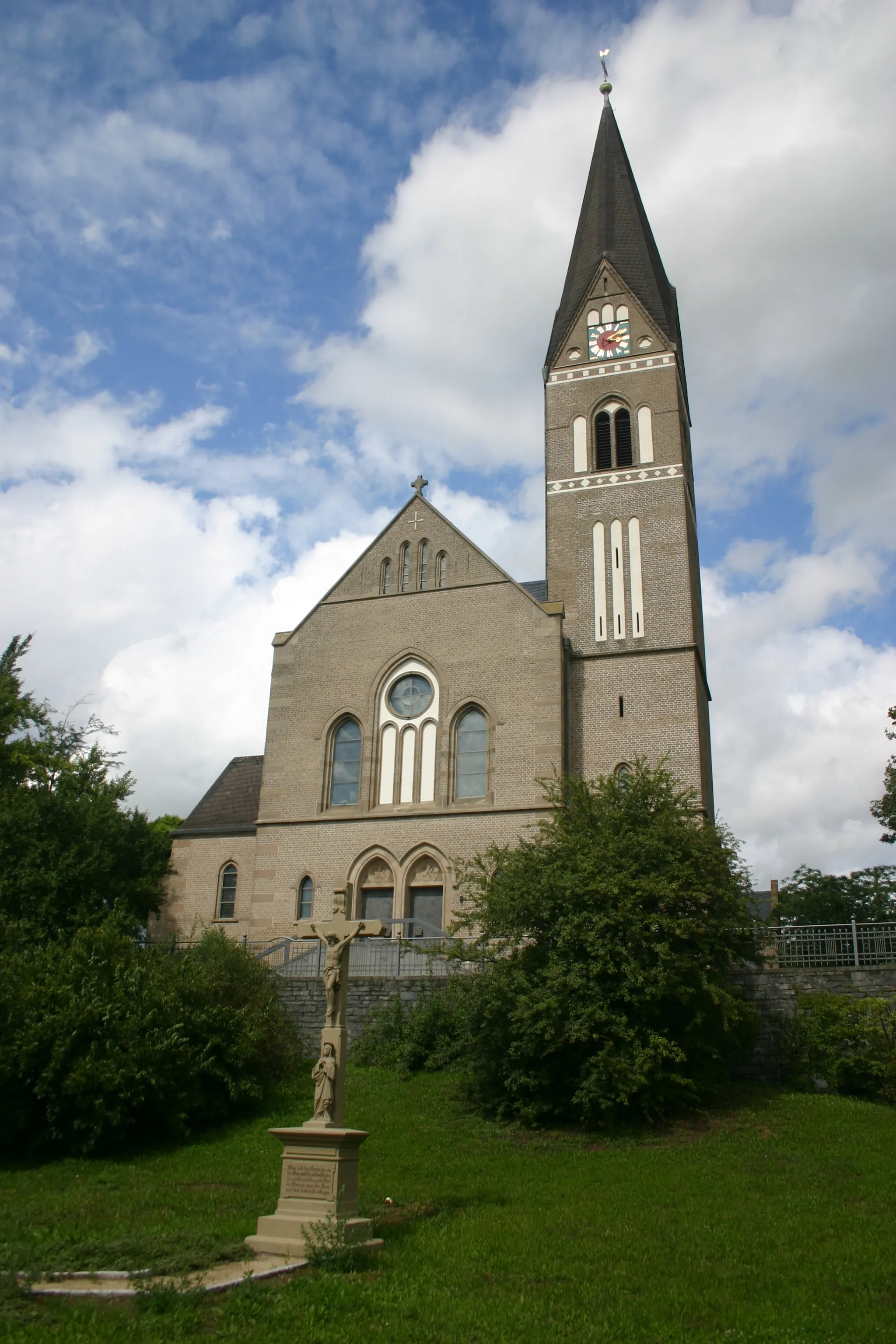 Photo showing: Katholische Kilianskirche Massenbachhausen Außen