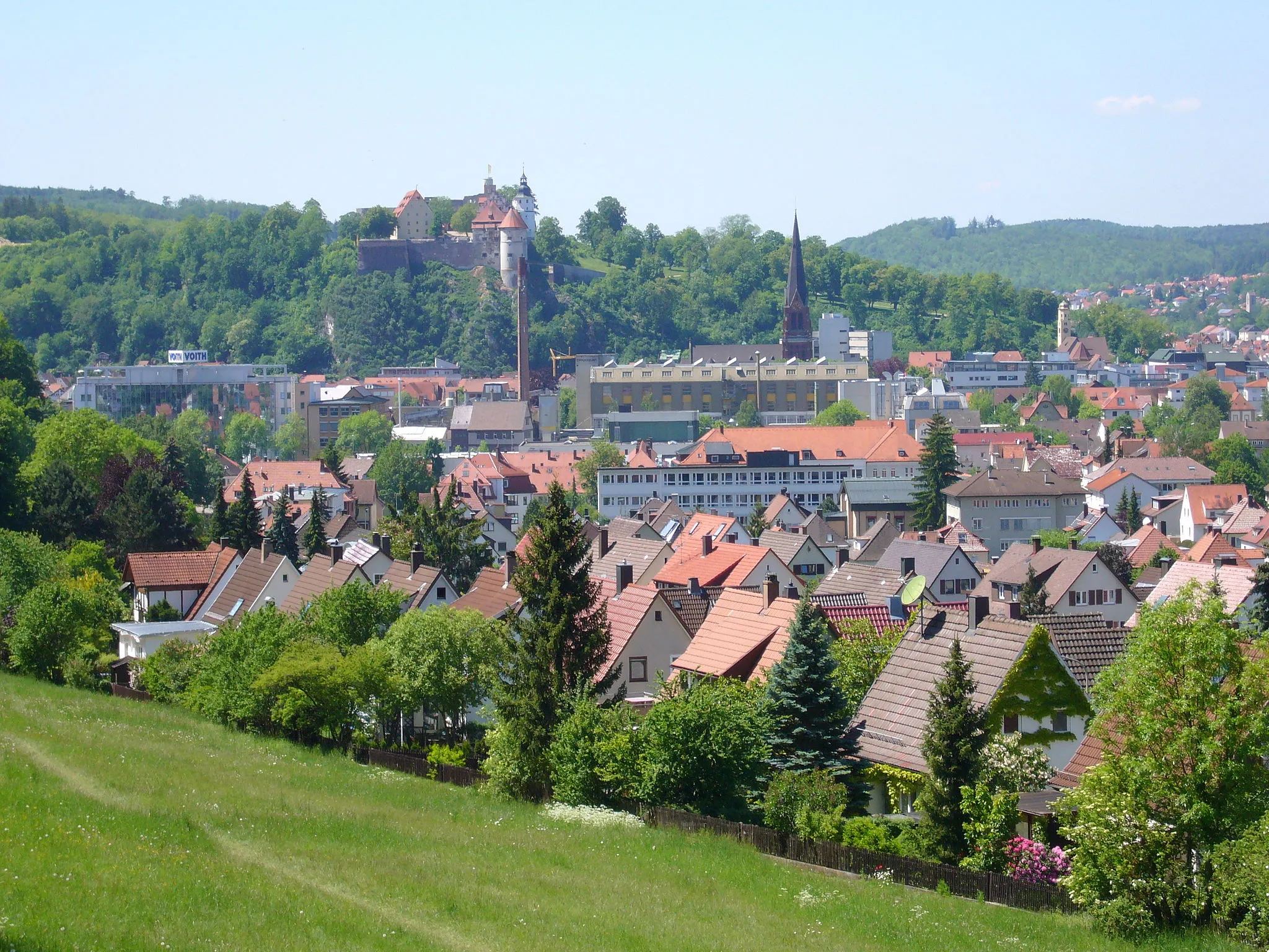 Photo showing: View over Heidenheim towars the castle Helfenstein