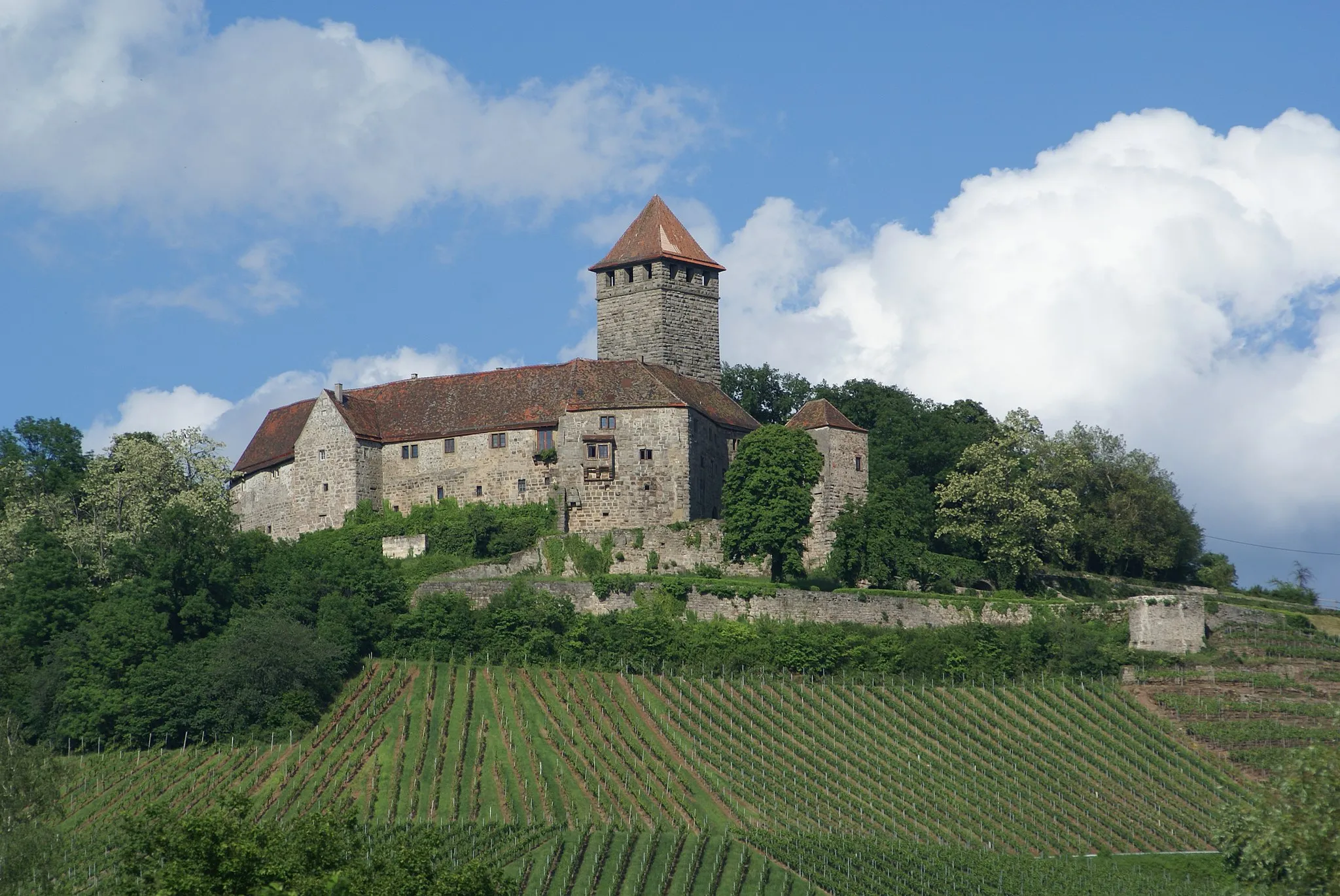 Photo showing: Burg Lichtenberg in Oberstenfeld aus Sicht von Lembach.