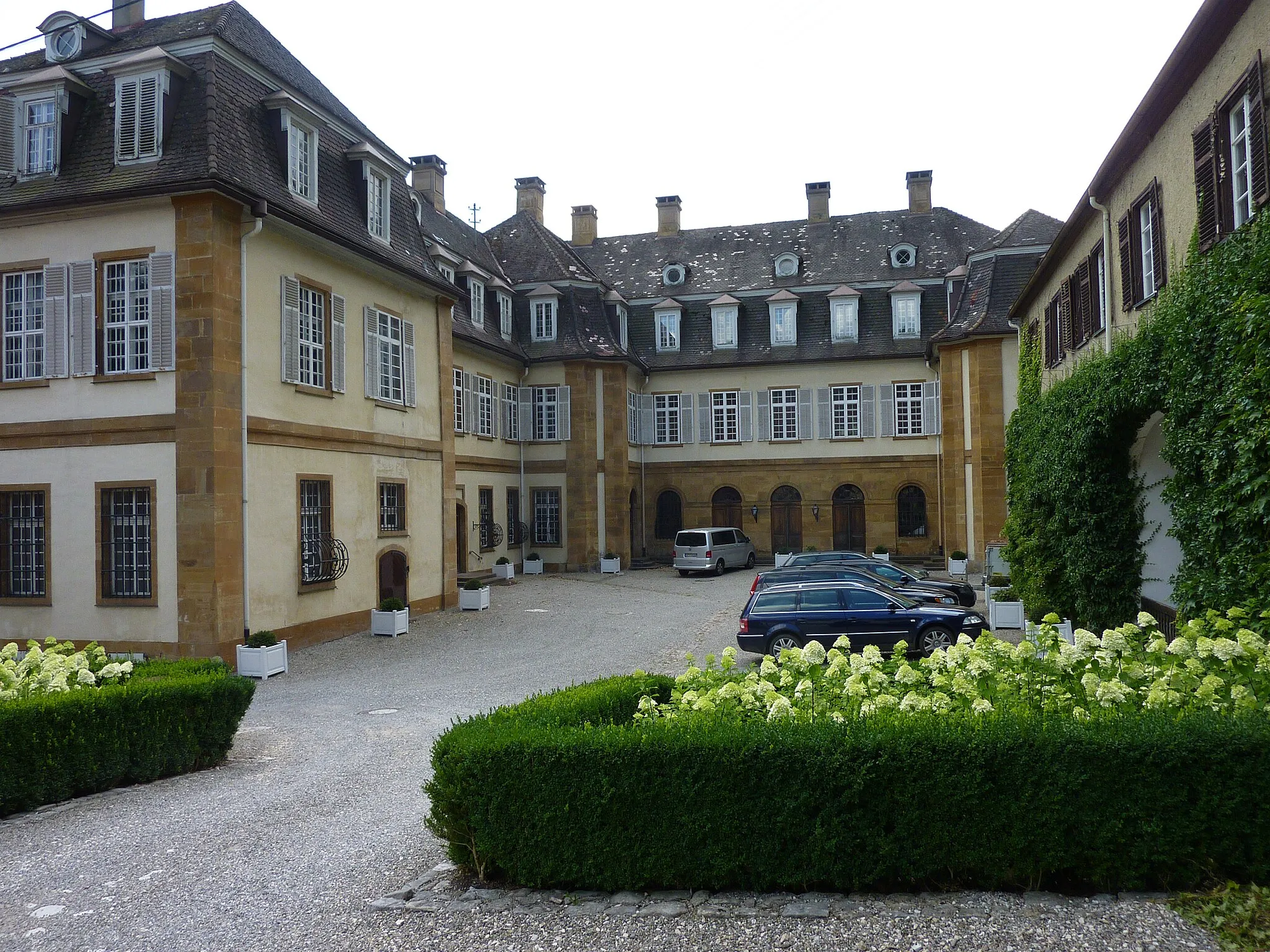 Photo showing: Innenhof von Schloss Eybach