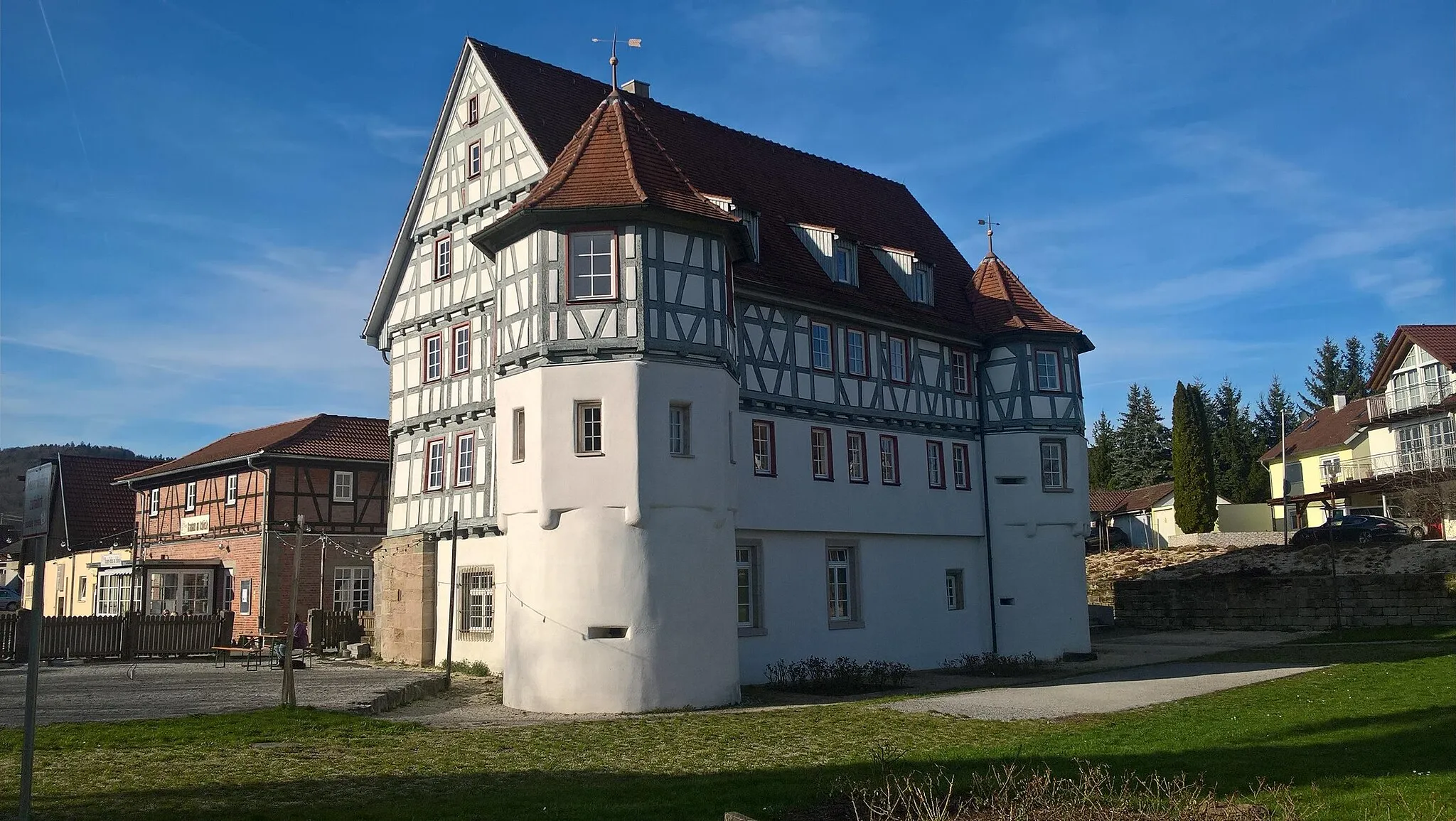Photo showing: Ehemaliges Wasserschloss der Grafen von Löwenstein- Wertheim aus dem 16. Jahrhundert.