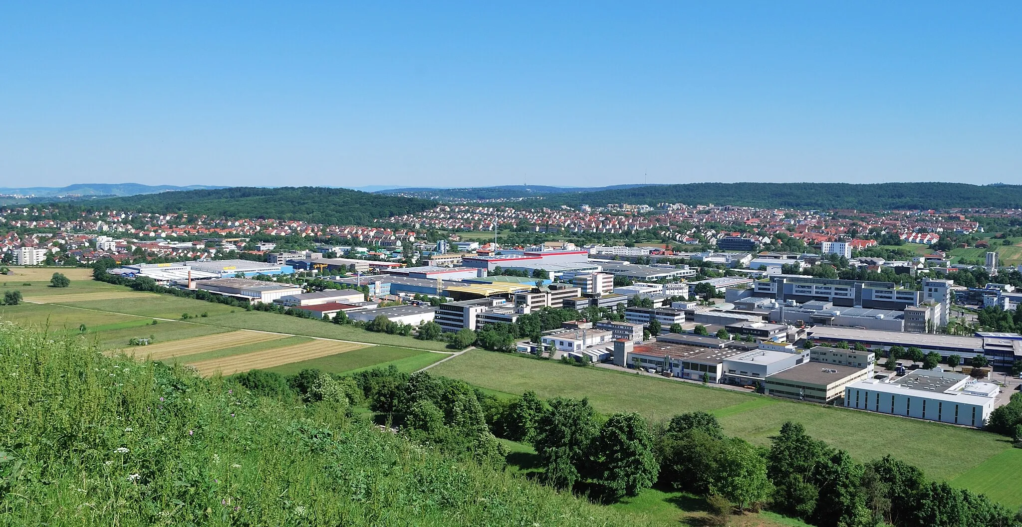 Photo showing: View of Stuttgart-Weilimdorf from the North, from the hill Grüner Heiner. Baden-Württemberg, Germany.