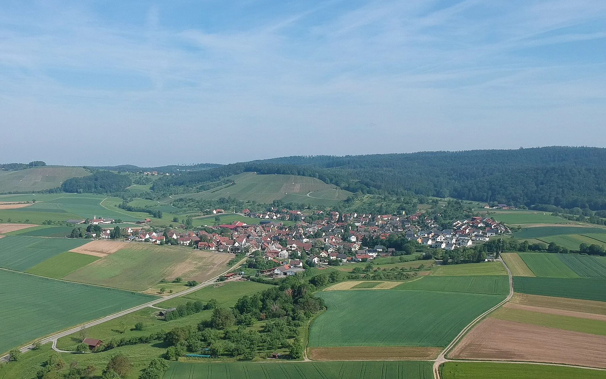 Photo showing: Allmersbach am Weinberg, Gemeinde Aspach (bei Backnang), aus südlicher Richtung gesehen