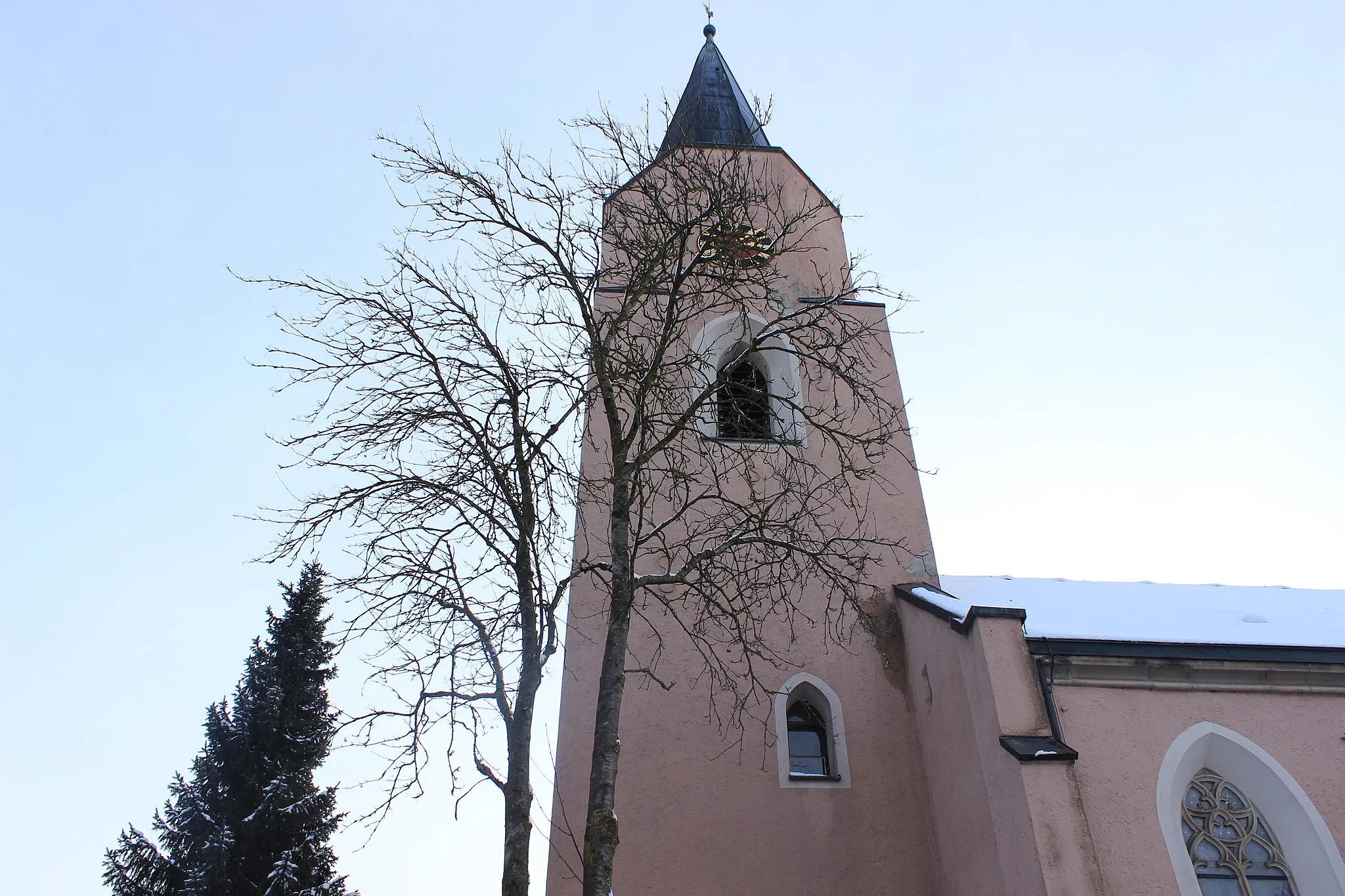 Photo showing: Das ist die  evangelische Johannes-Kirche des Teilorts Urspring. Sie wurde 1858 erbaut.