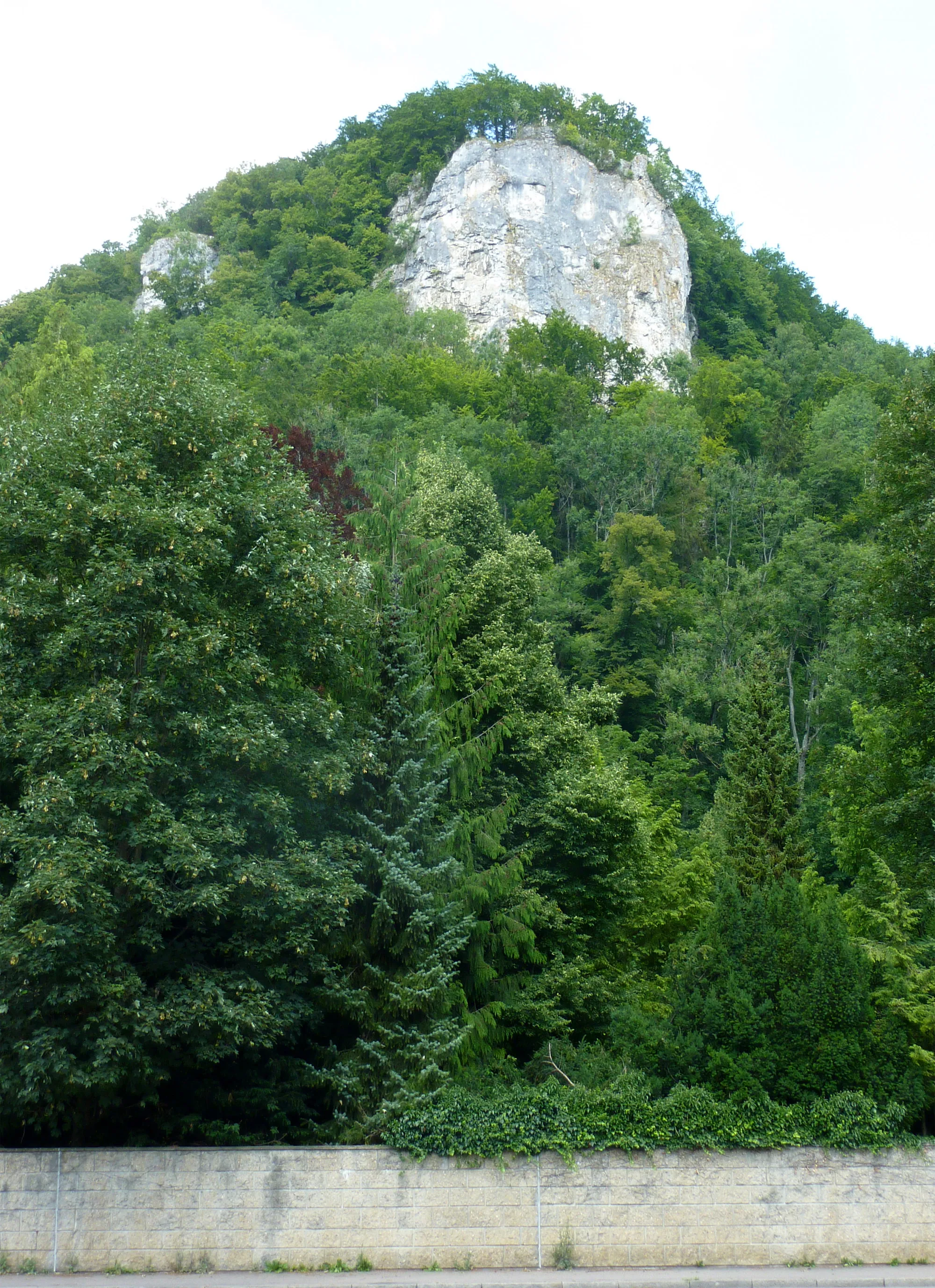 Photo showing: Himmelsfelsen, auf dem die Burg Hoheneybach stand