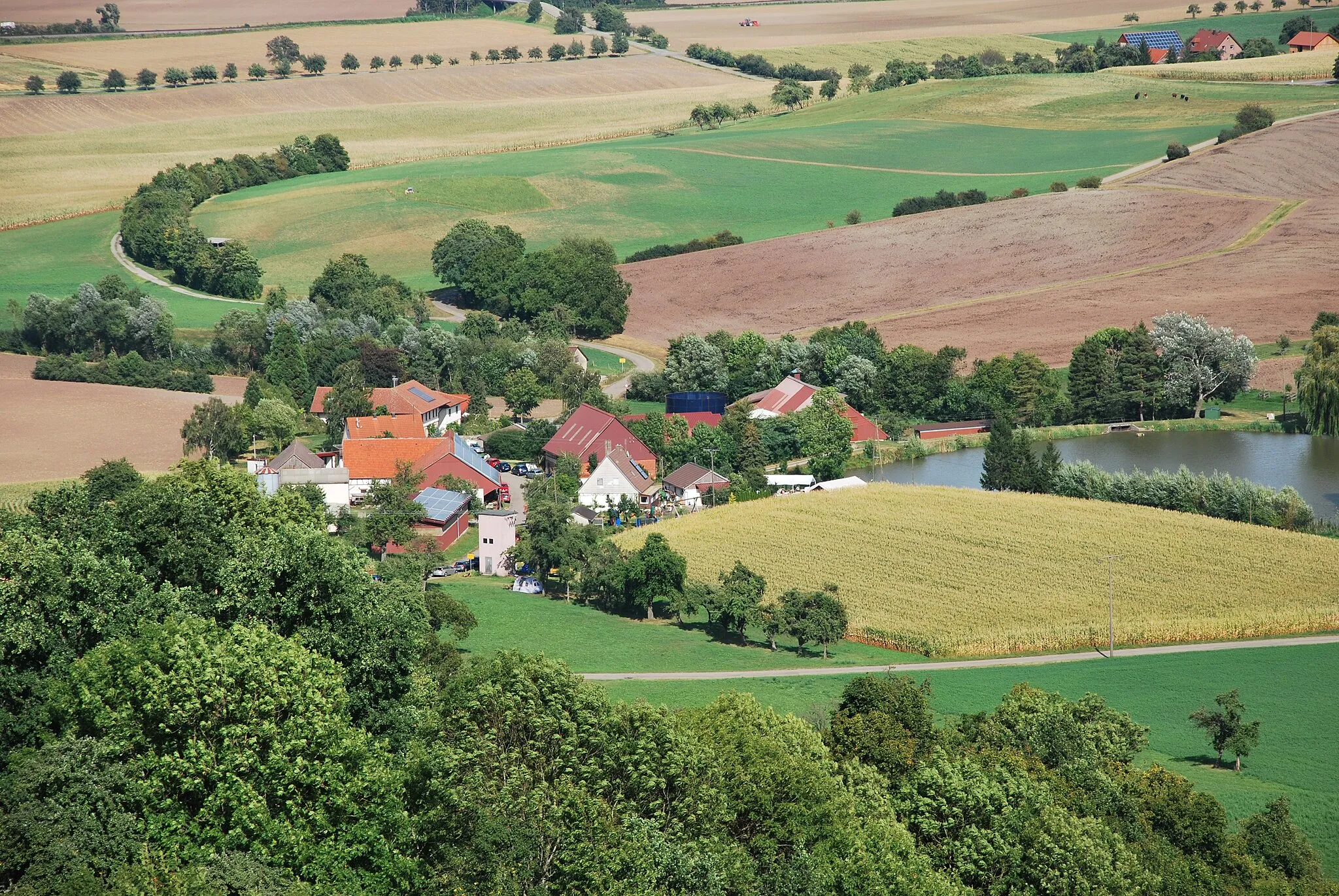 Photo showing: Blick von Waldenburg auf den Weiler Untermühle.