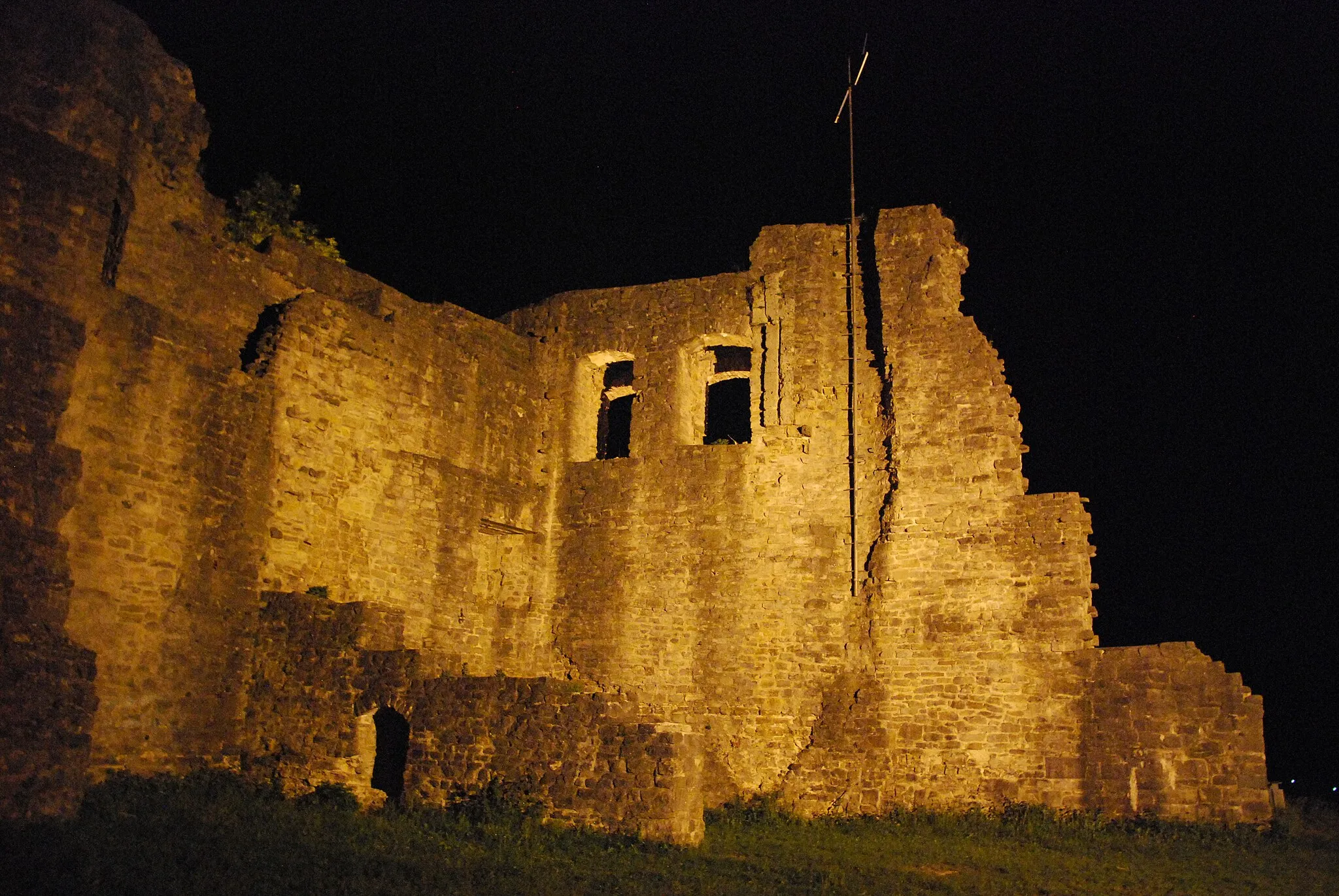 Photo showing: Caste ruin "Lichteneck" near Ingelfingen at night.