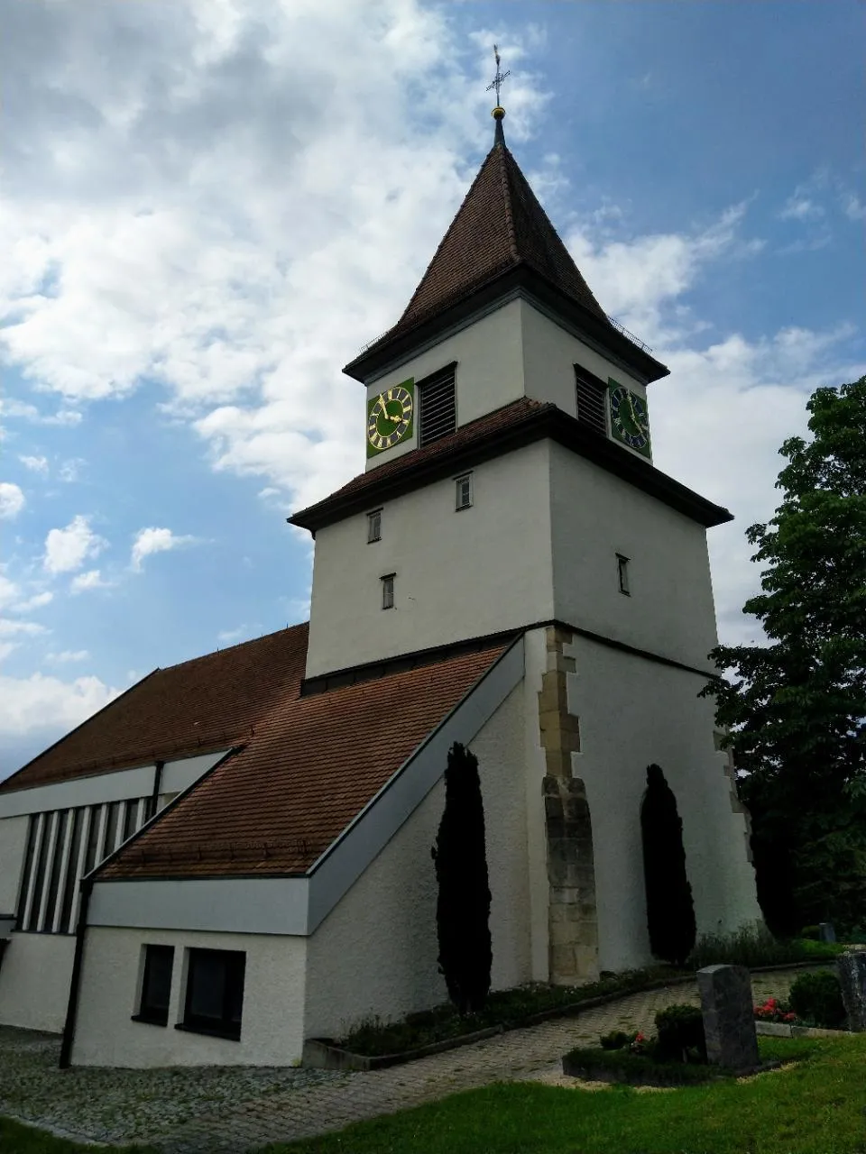 Photo showing: Ev. Johanneskirche, ein letzter Rest Mittelalter im Turm, der Rest ist von 1975