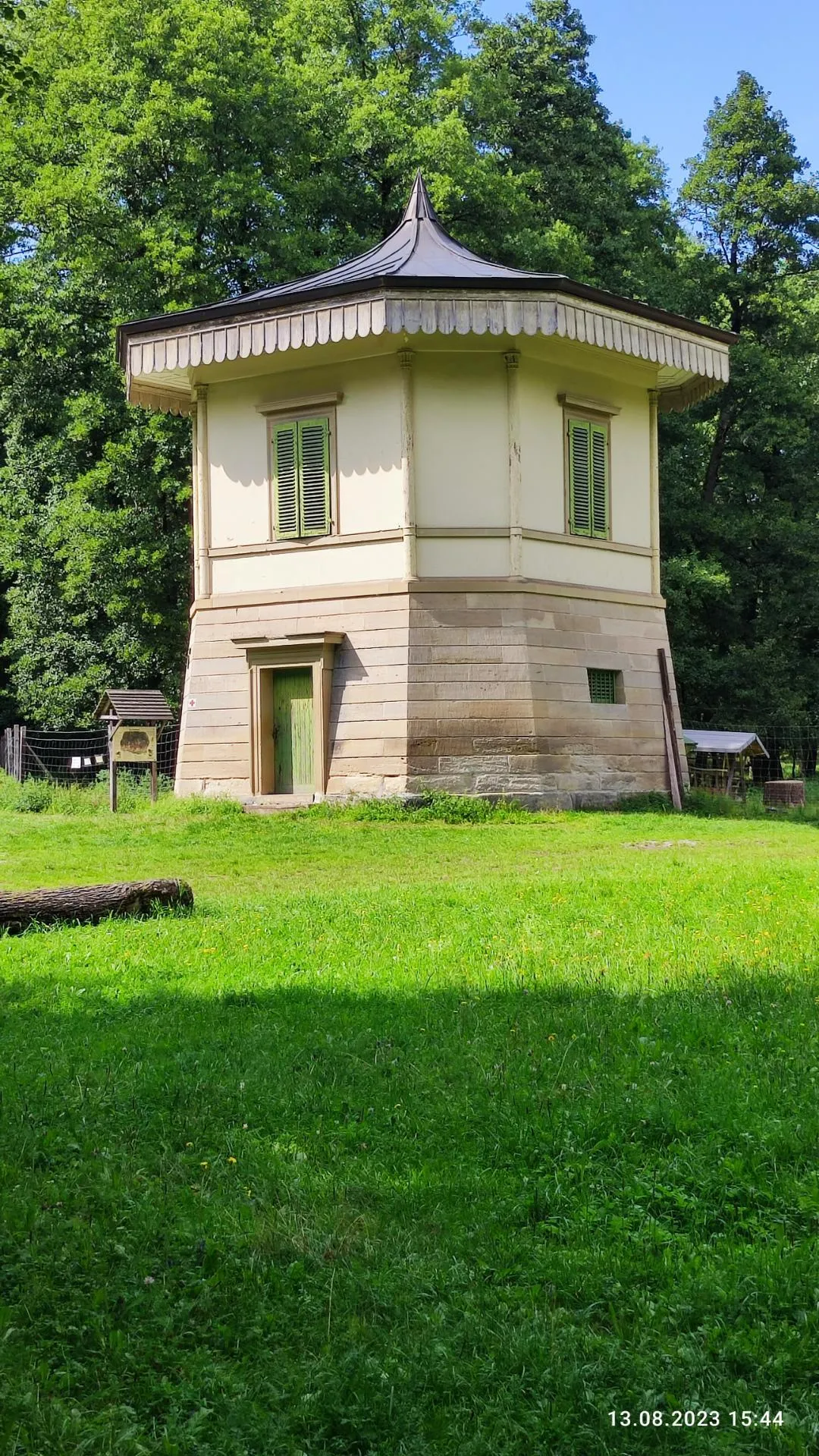 Photo showing: Jagdpavillon im Rotwildpark