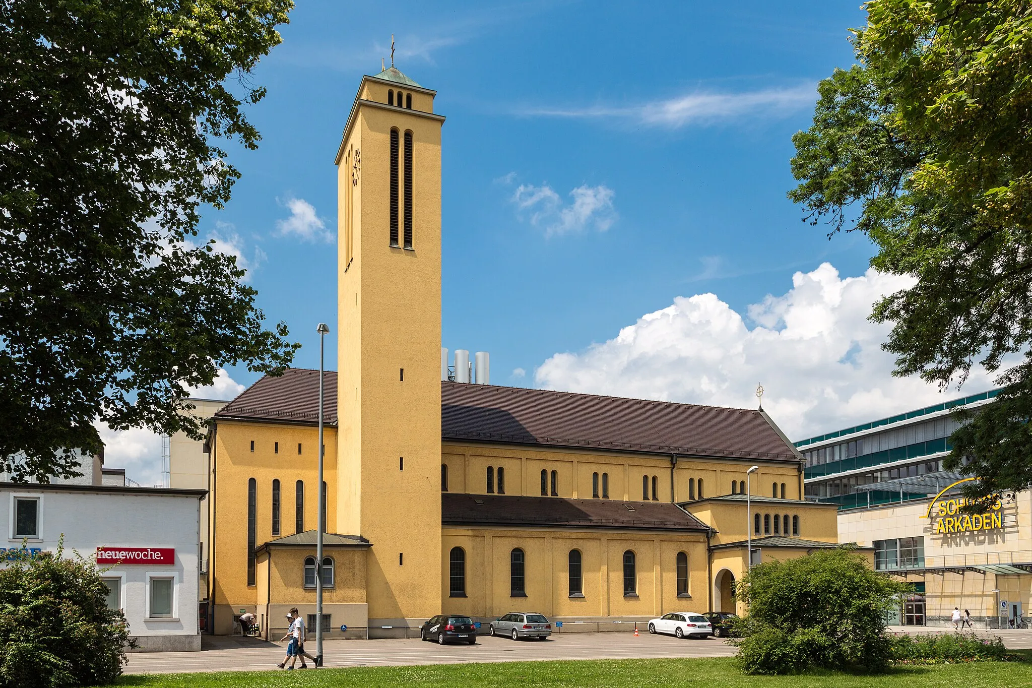 Photo showing: Heidenheim, Baden-Württemberg: Marienkirche vom Bahnhofspark aus gesehen