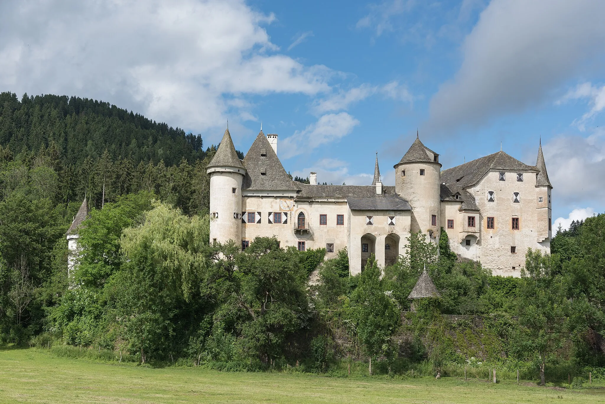 Photo showing: Castle Frauenstein, municipality Frauenstein, district Sankt Veit an der Glan, Carinthia, Austria, EU