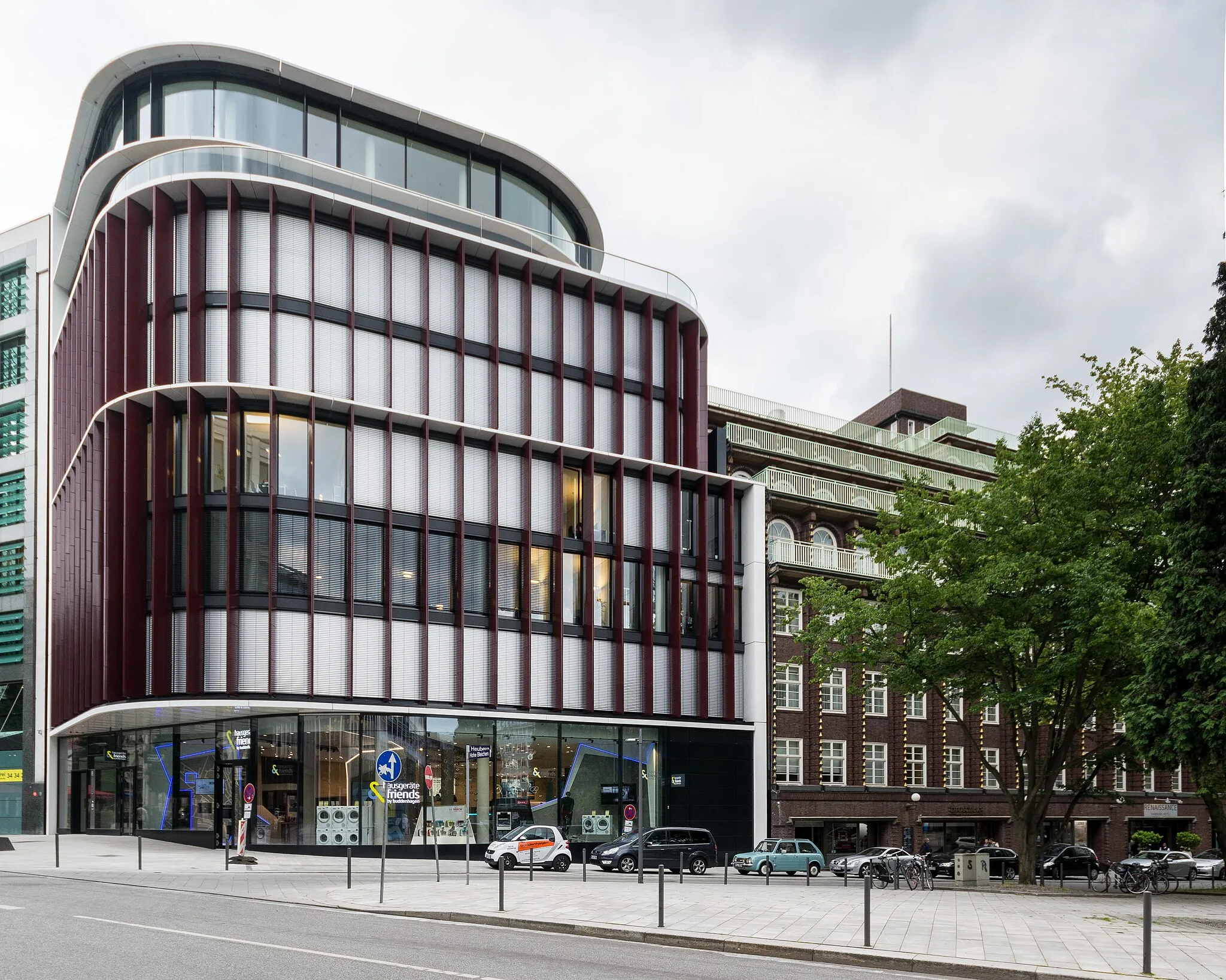 Photo showing: Bürogebäude Heuberg 1, Hohe Bleichen 8 und das Broschekhaus in Hamburg-Neustadt.