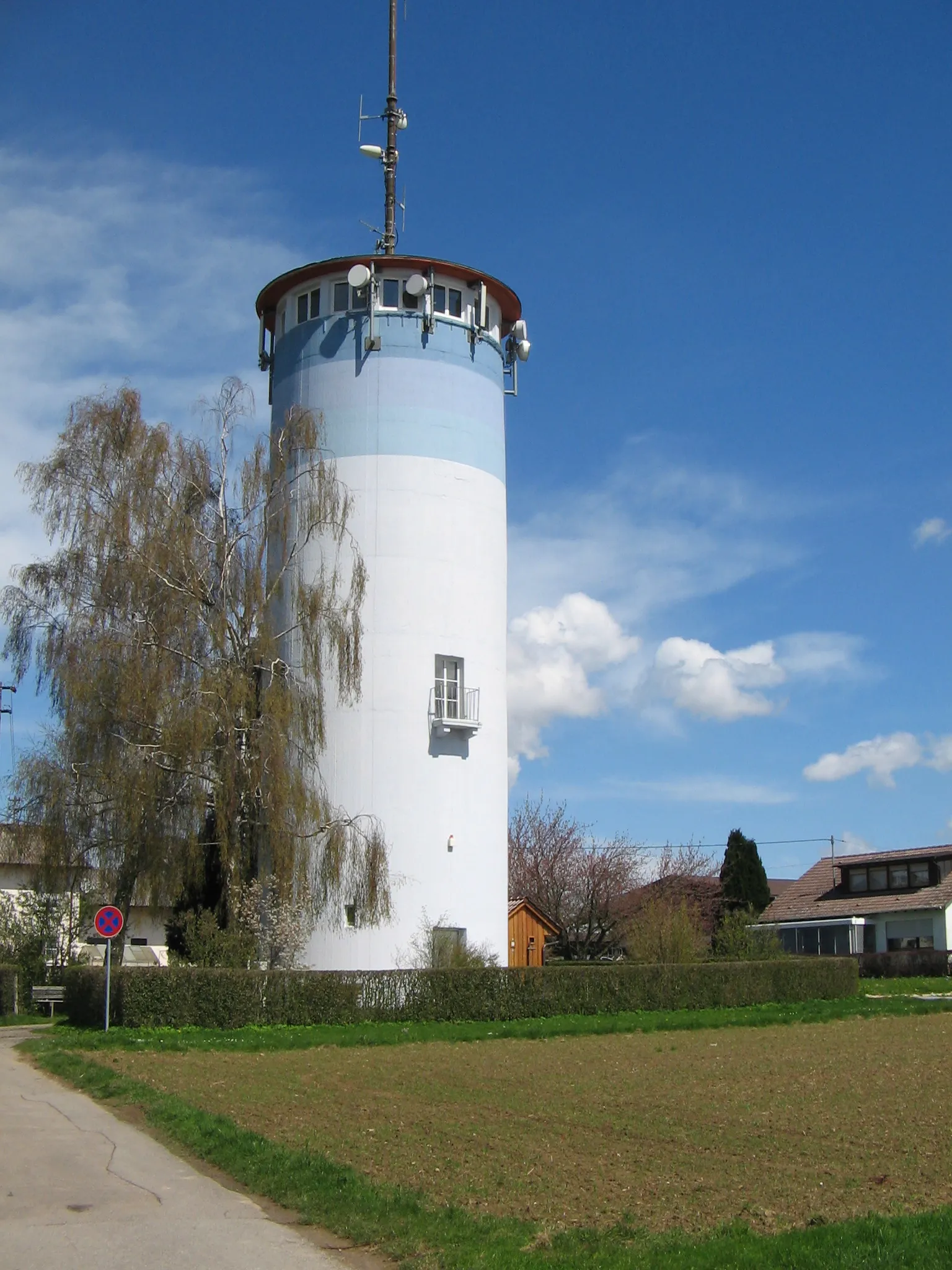 Photo showing: Wasser/Aussichtsturm auf der Buocher Höhe